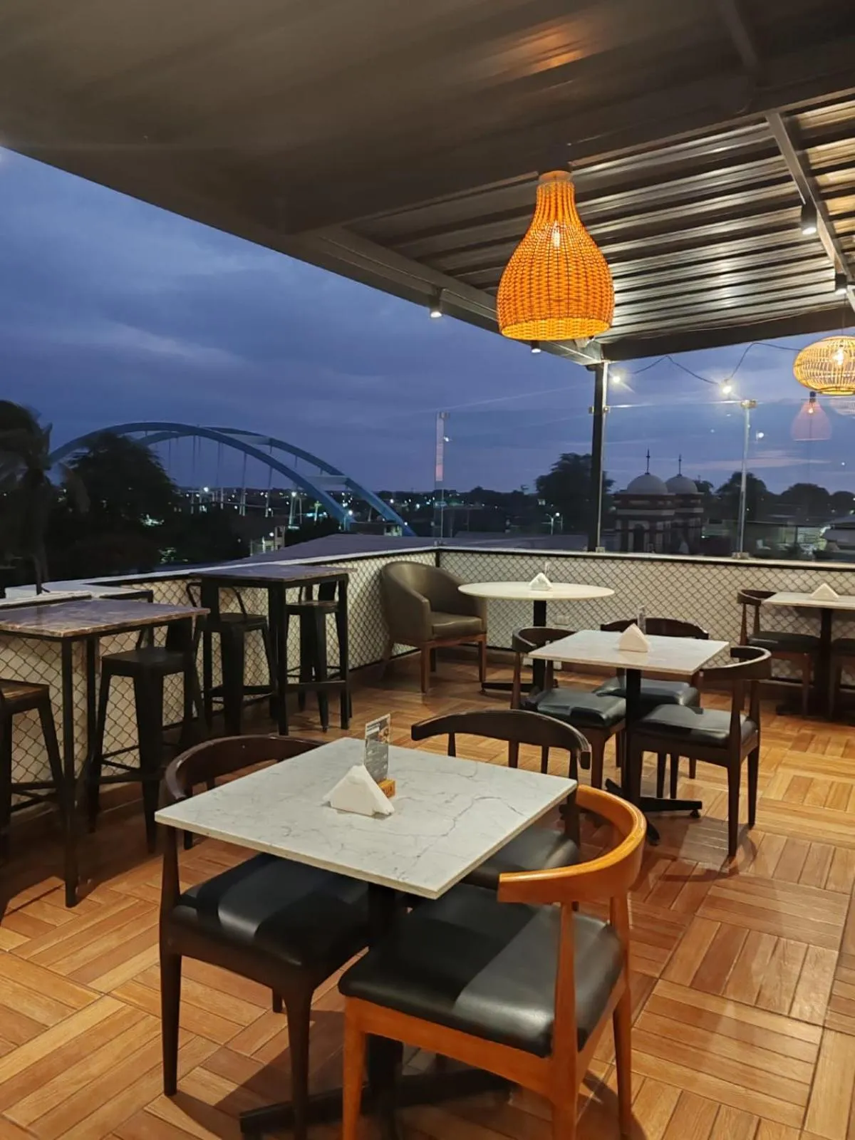 Restaurant/places to eat in Rua Hoteles Piura