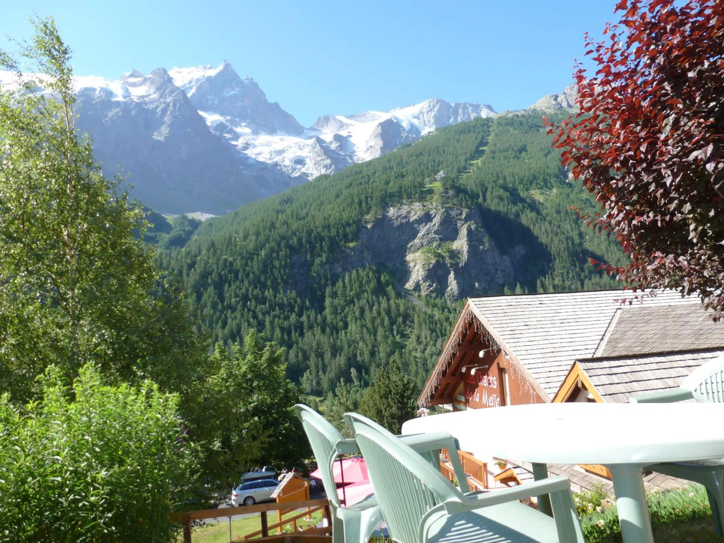 Patio in Cosy Appart'Hotel - Panoramic Village - La Grave