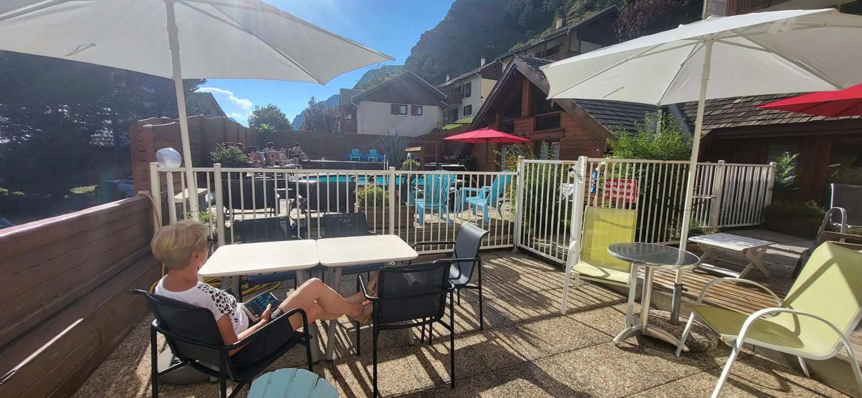Patio in Cosy Appart'Hotel - Panoramic Village - La Grave