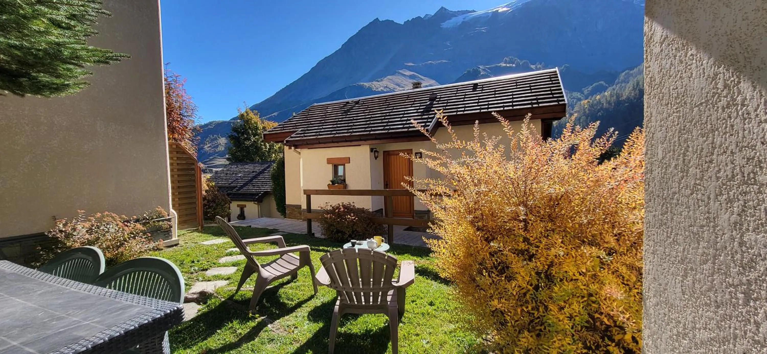 Patio in Panoramic Village - Locations vue Glaciers - Chez Philippe