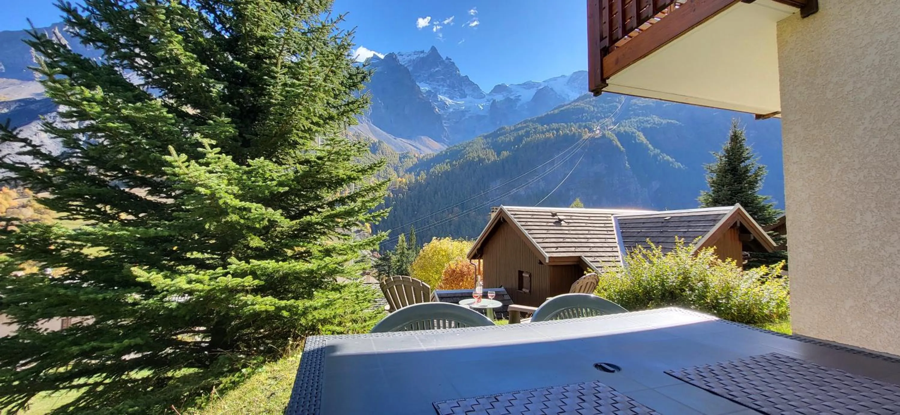 Patio in Panoramic Village - Locations vue Glaciers - Chez Philippe