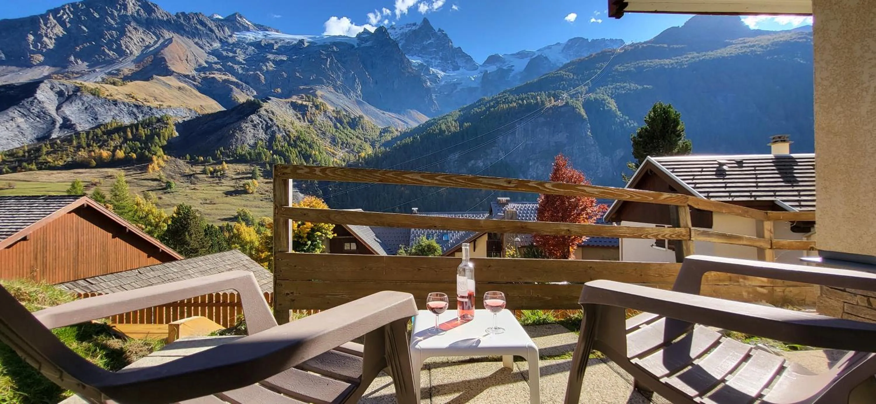 Patio in Panoramic Village - Locations vue Glaciers - Chez Philippe