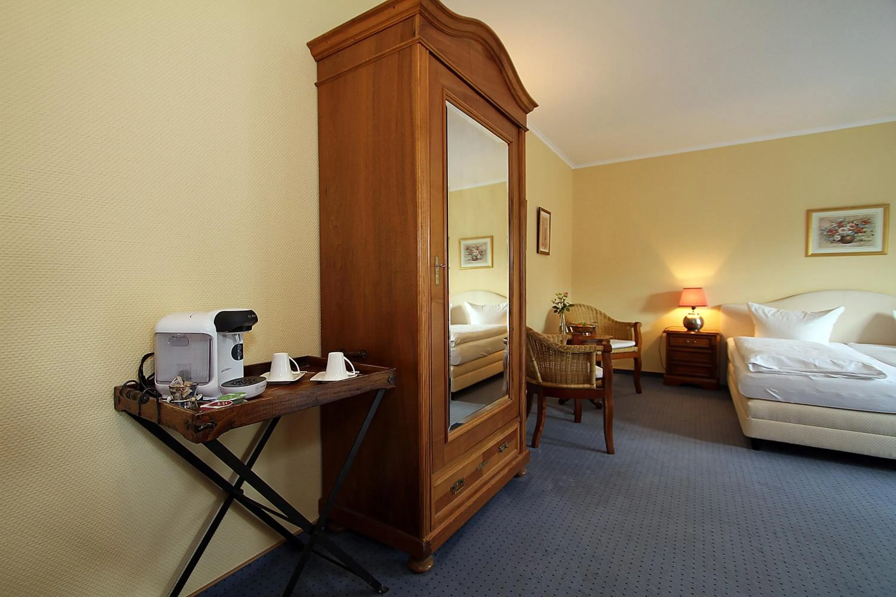 Photo of the whole room, Bed in Hotel Lindemann