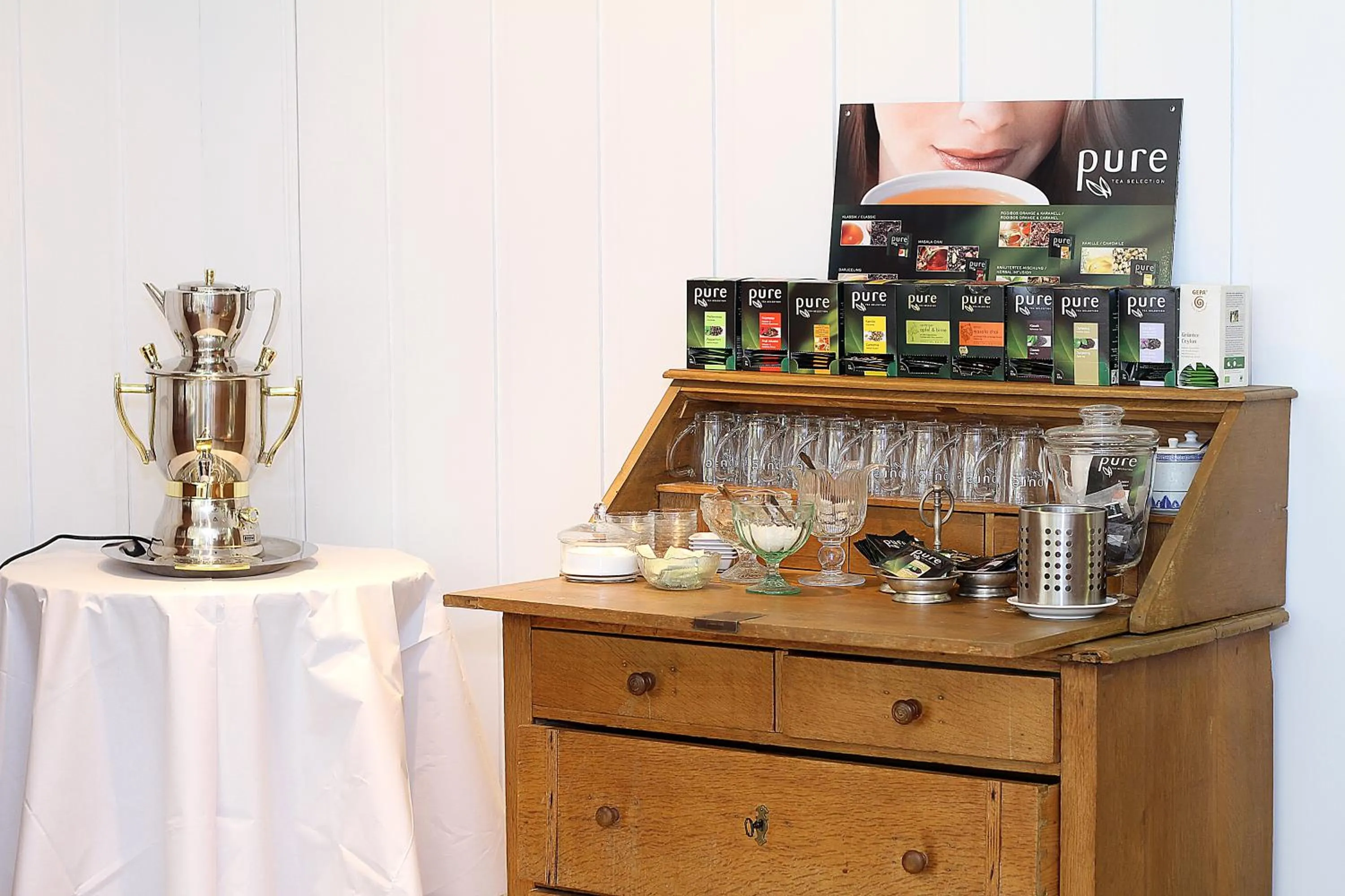 Food and drinks in Hotel Lindemann