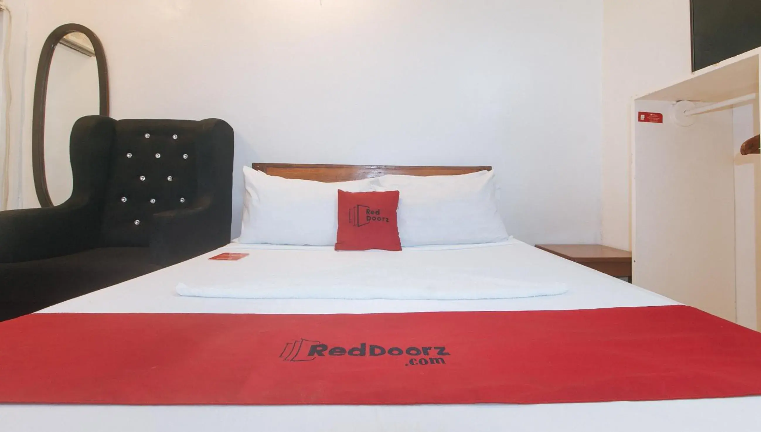 Bed in RedDoorz @ Lualhati Garden Cottage El Nido Palawan Bed in RedDoorz @ Lualhati Garden Cottage El Nido Palawan