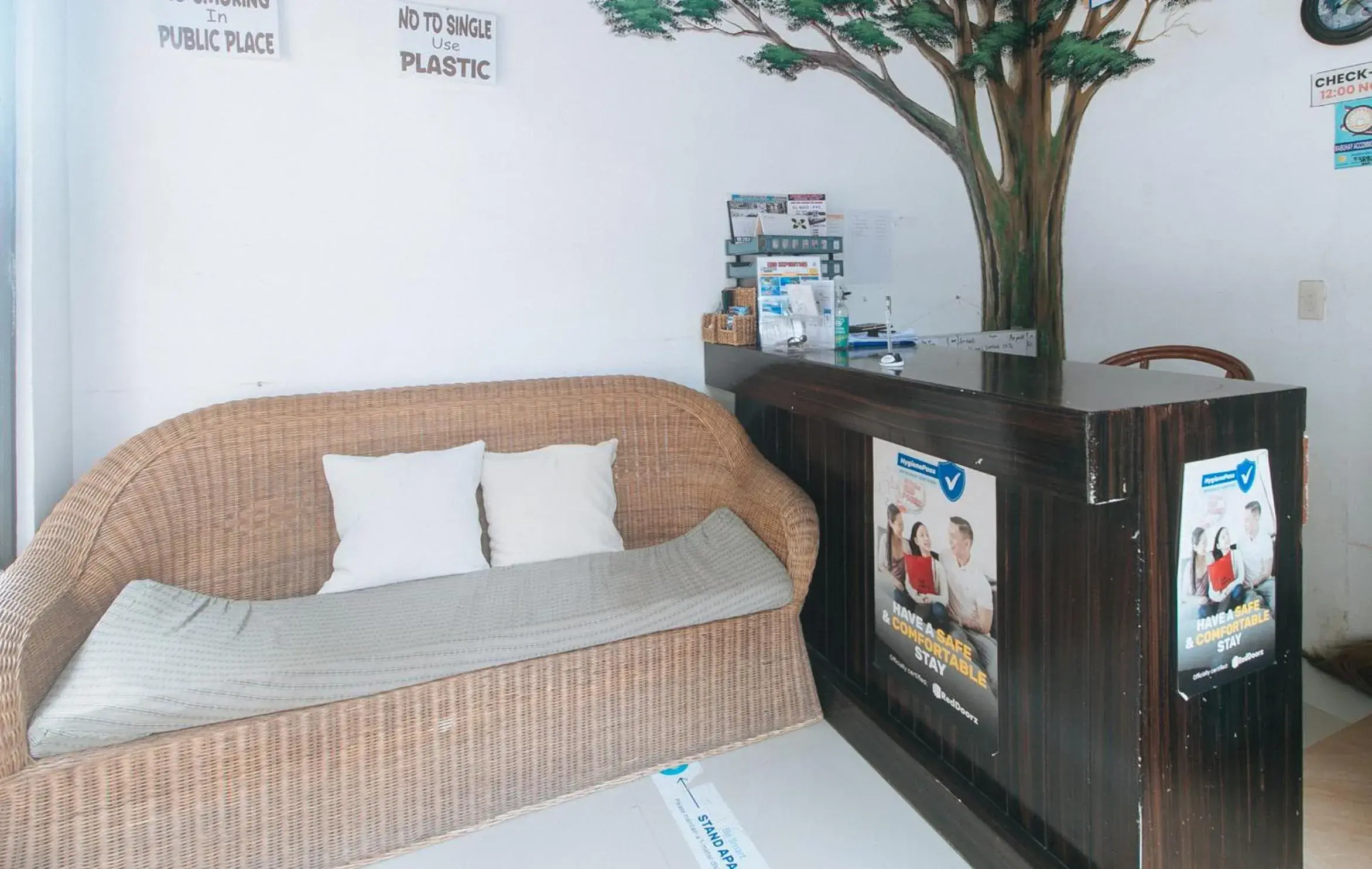 Seating area, Bed in RedDoorz @ Lualhati Garden Cottage El Nido Palawan Seating area, Bed in RedDoorz @ Lualhati Garden Cottage El Nido Palawan