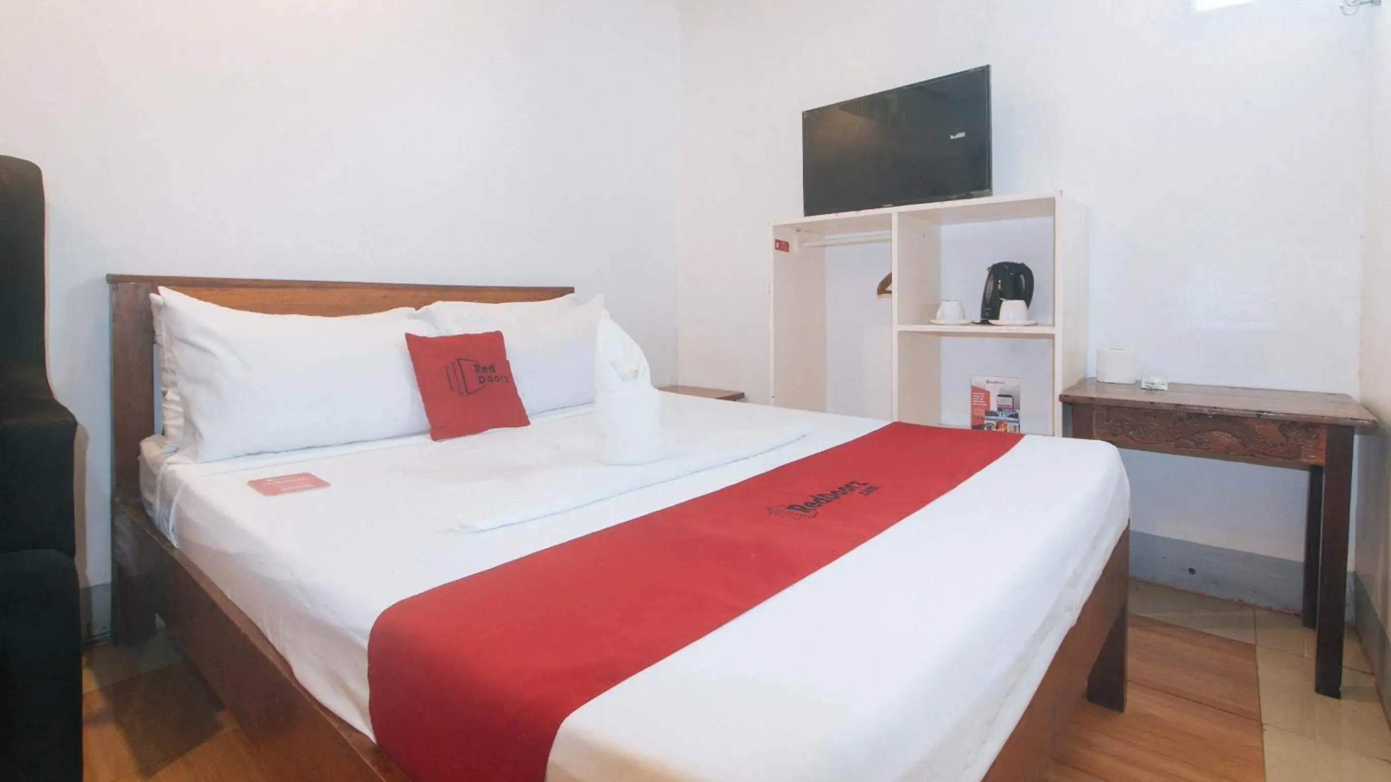 Bed in RedDoorz @ Lualhati Garden Cottage El Nido Palawan Bed in RedDoorz @ Lualhati Garden Cottage El Nido Palawan