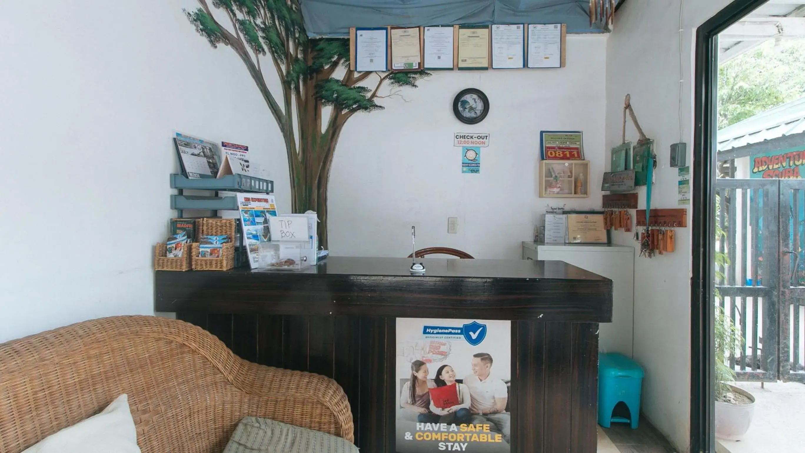 Lobby or reception in RedDoorz @ Lualhati Garden Cottage El Nido Palawan Lobby or reception in RedDoorz @ Lualhati Garden Cottage El Nido Palawan