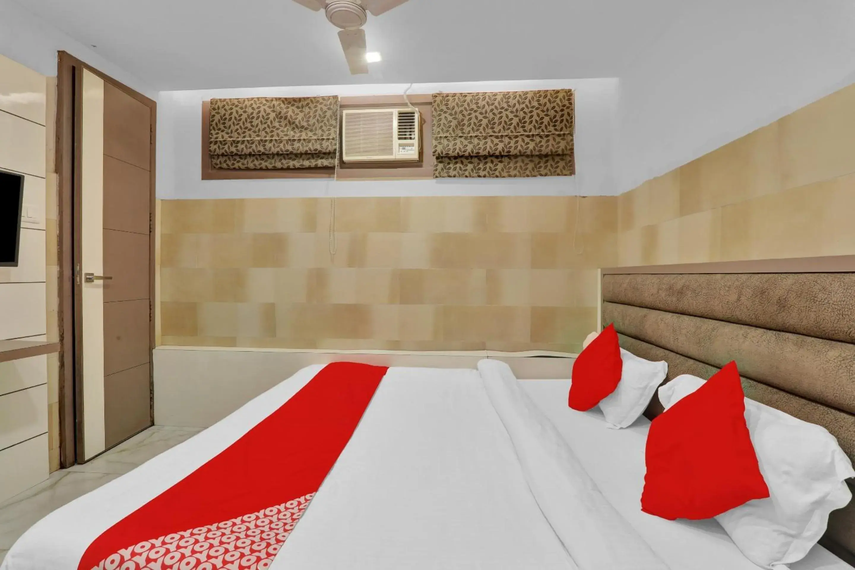 Bedroom, Bed in Super Hotel O Sada Shiv Guest House Bedroom, Bed in Super Hotel O Sada Shiv Guest House