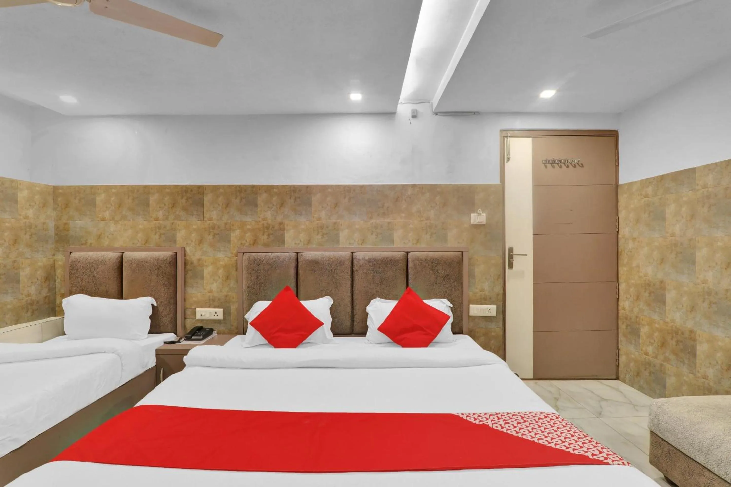 Bedroom, Bed in Super Hotel O Sada Shiv Guest House