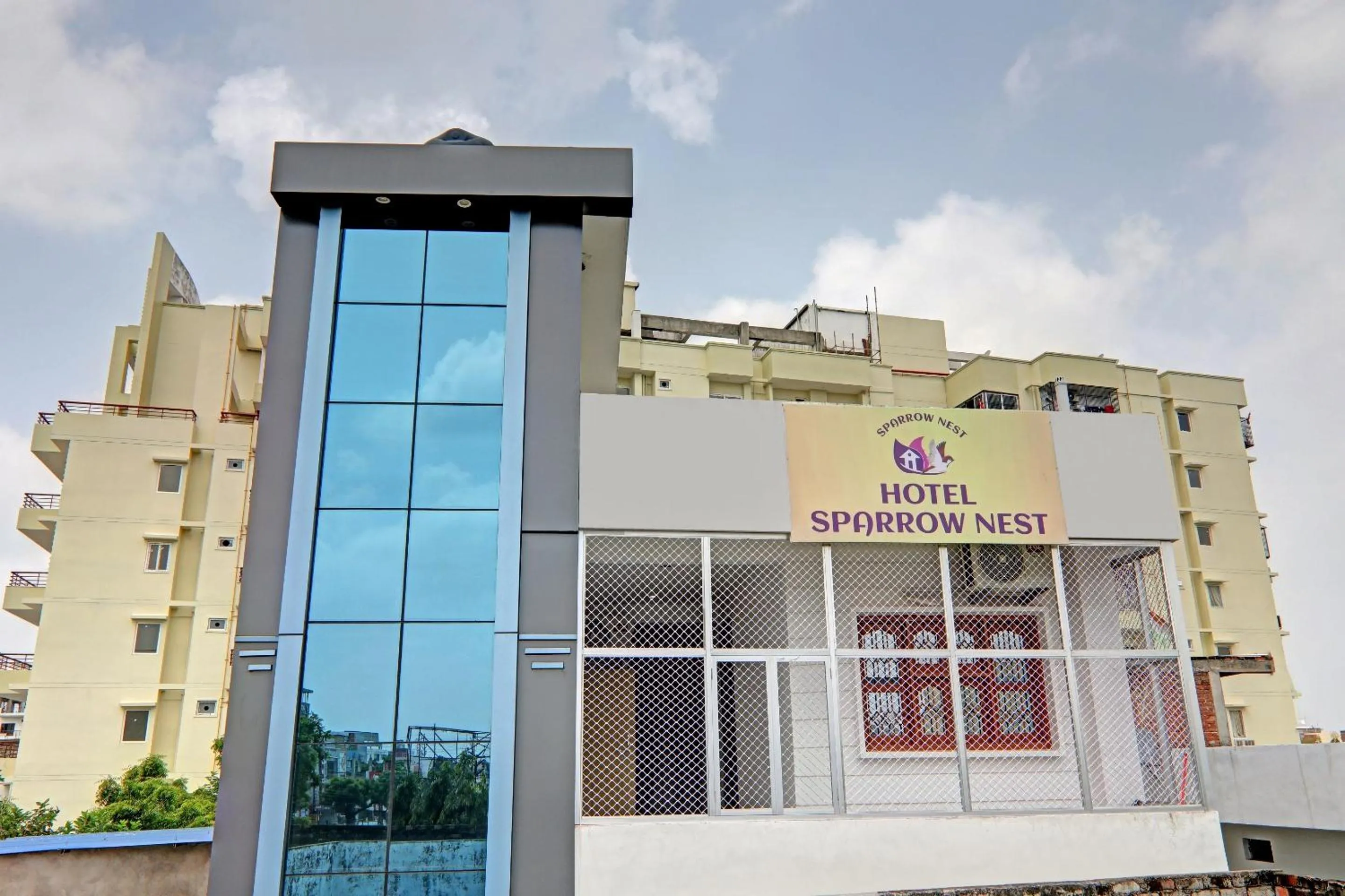 Facade/entrance in Hotel O by OYO Sparrow Nest