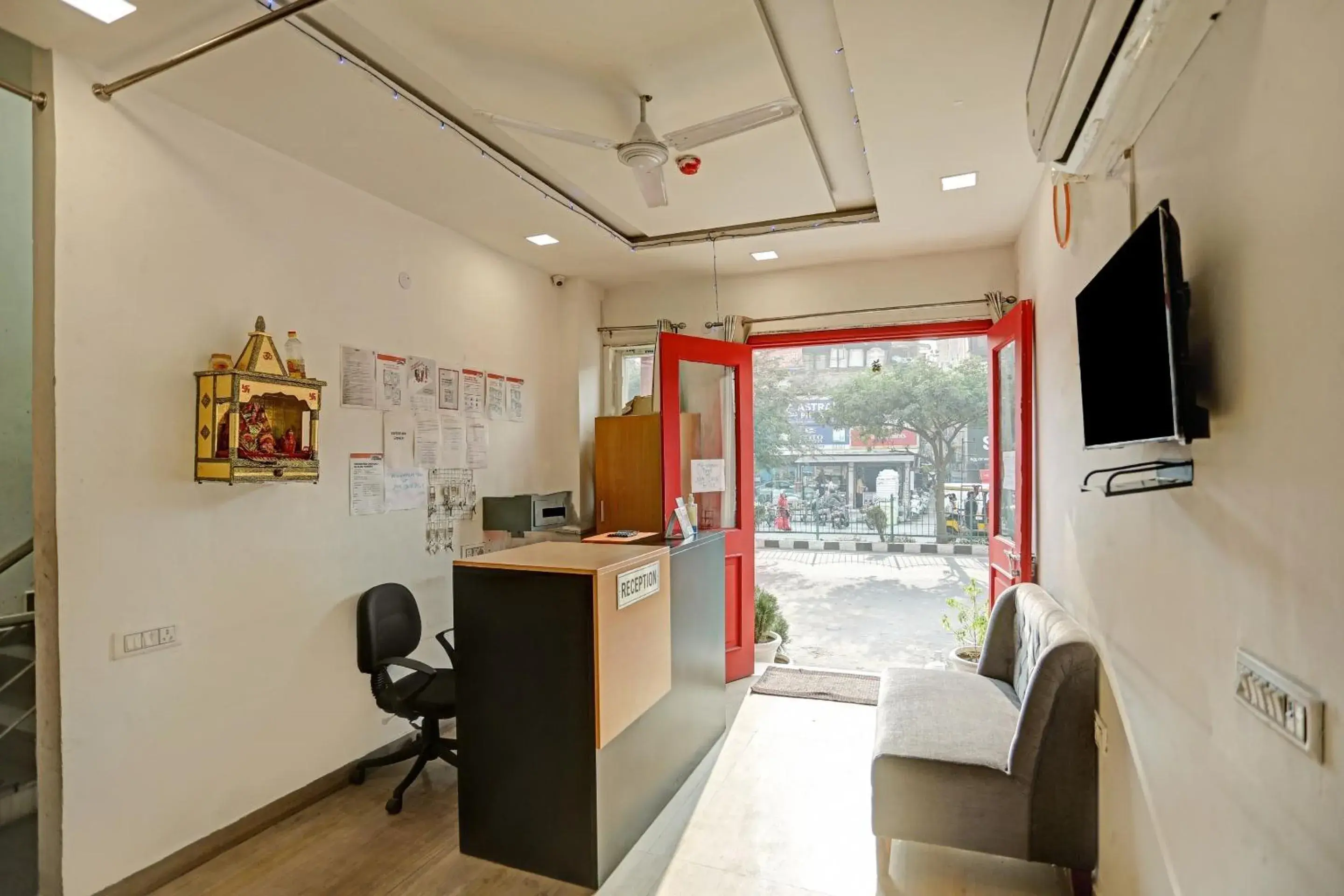 Lobby or reception in Super Townhouse Mannat Rohini 16 Lobby or reception in Super Townhouse Mannat Rohini 16