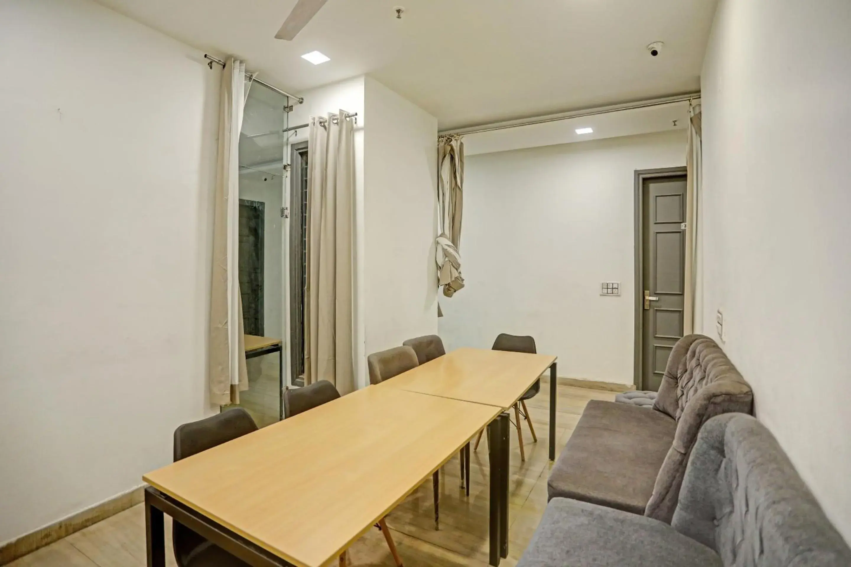 Lobby or reception in Super Townhouse Mannat Rohini 16 Lobby or reception in Super Townhouse Mannat Rohini 16