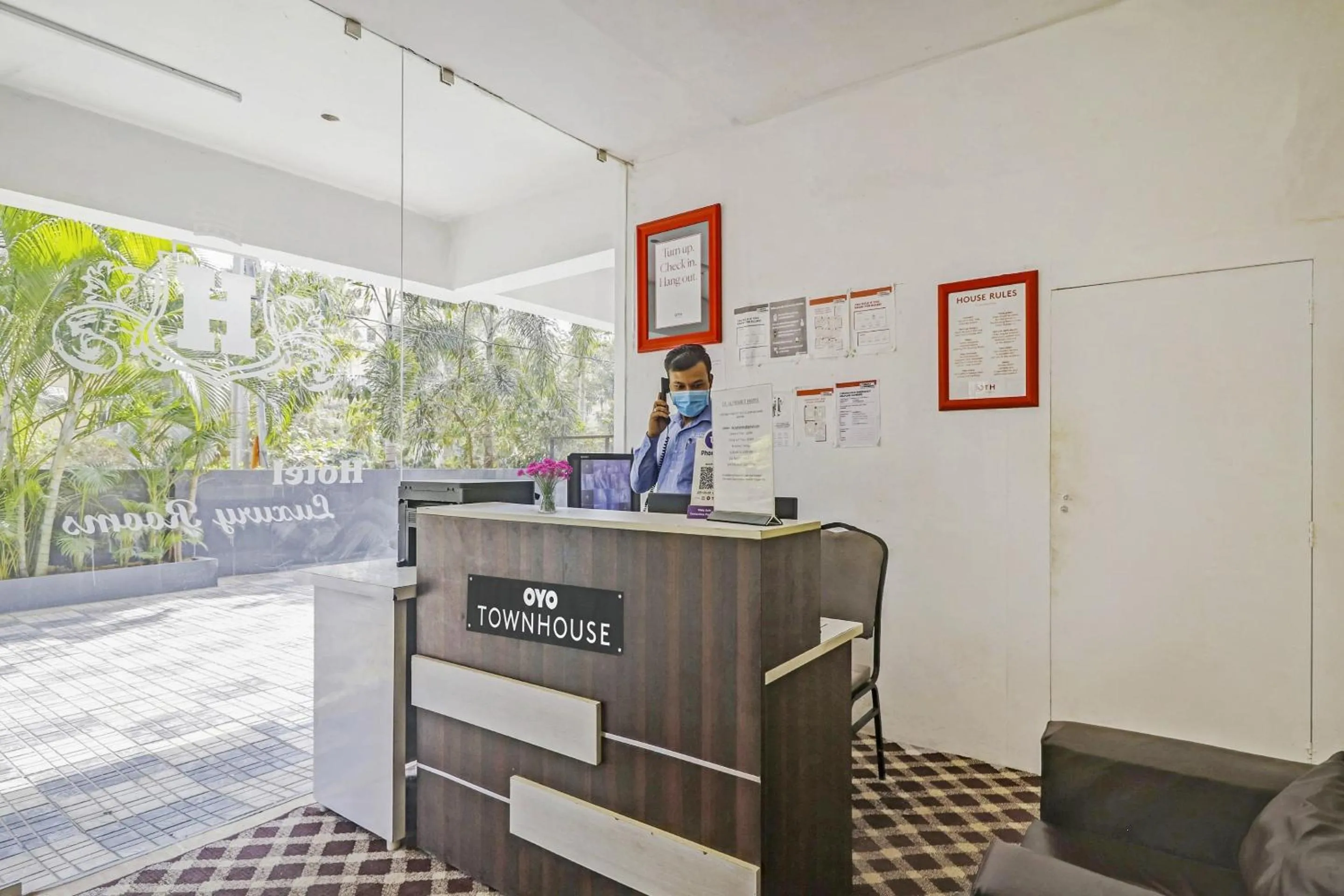 Lobby or reception in Townhouse Hotel White Orchid Inn