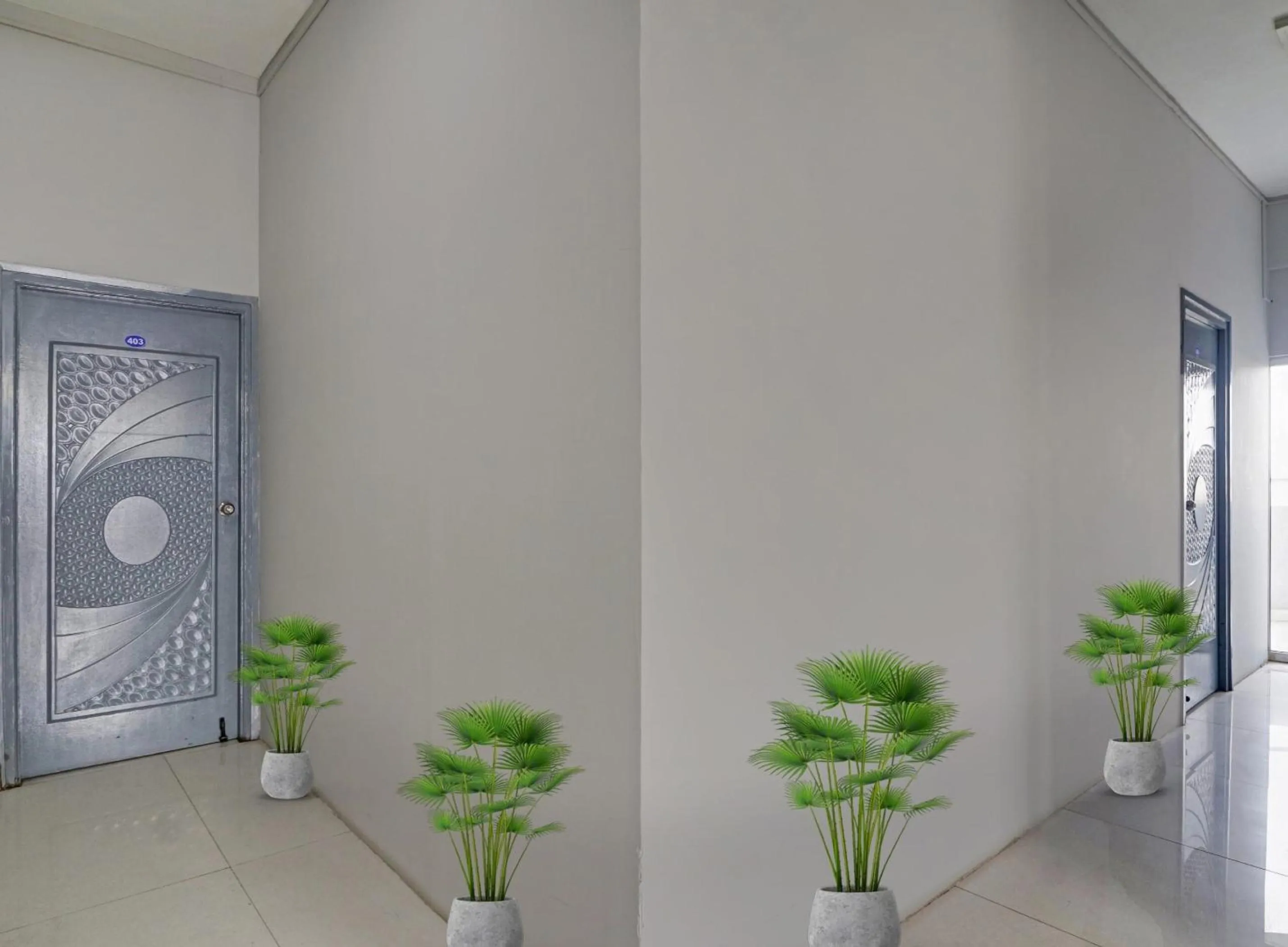 Lobby or reception in Townhouse Hotel White Orchid Inn