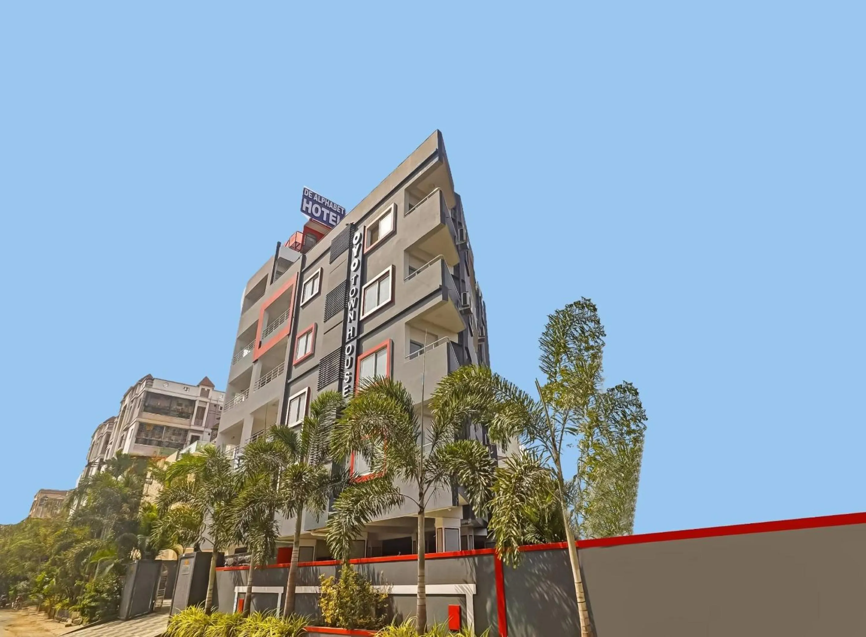 Facade/entrance in Townhouse Hotel White Orchid Inn