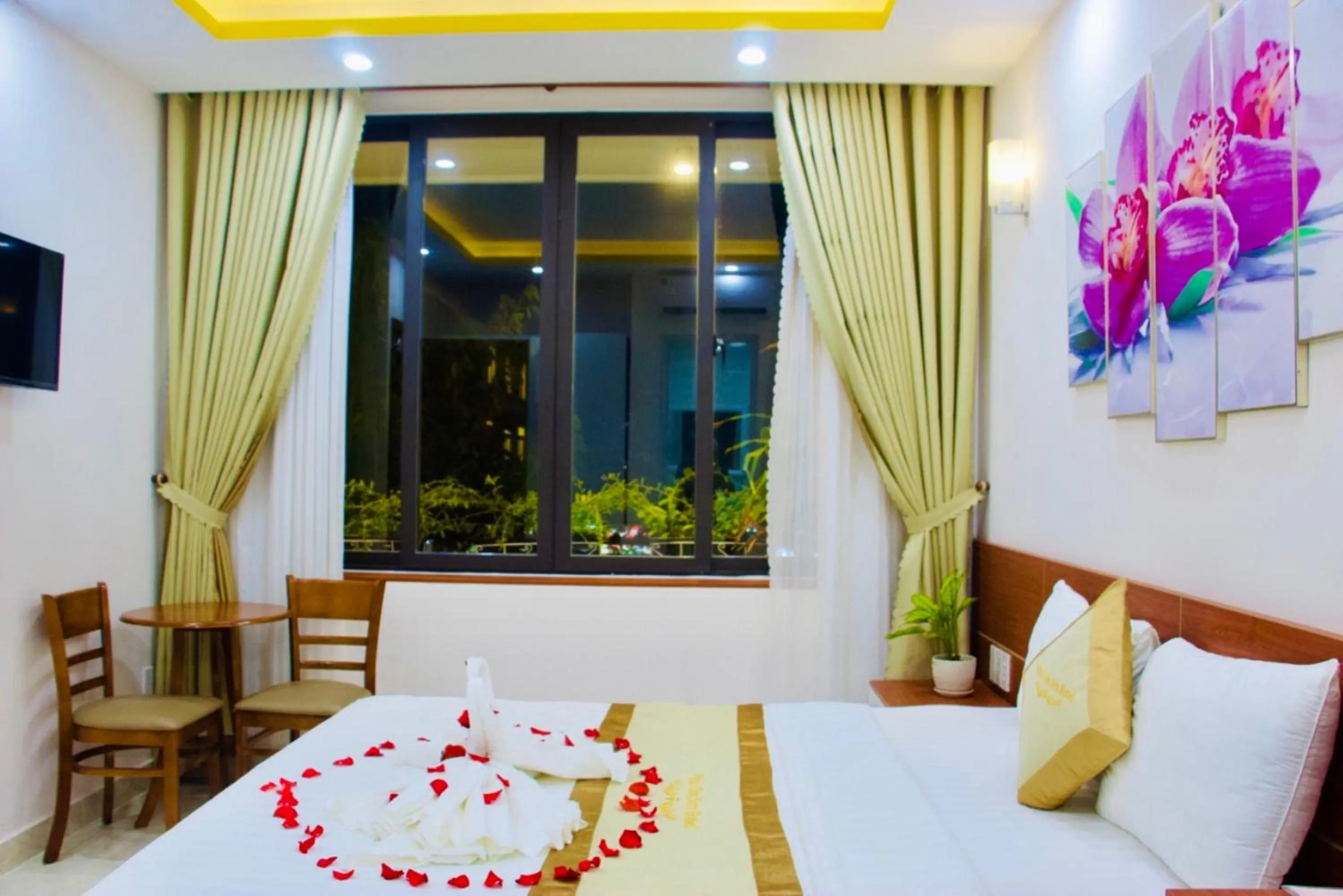 Bedroom in Phuc Con Son Hotel