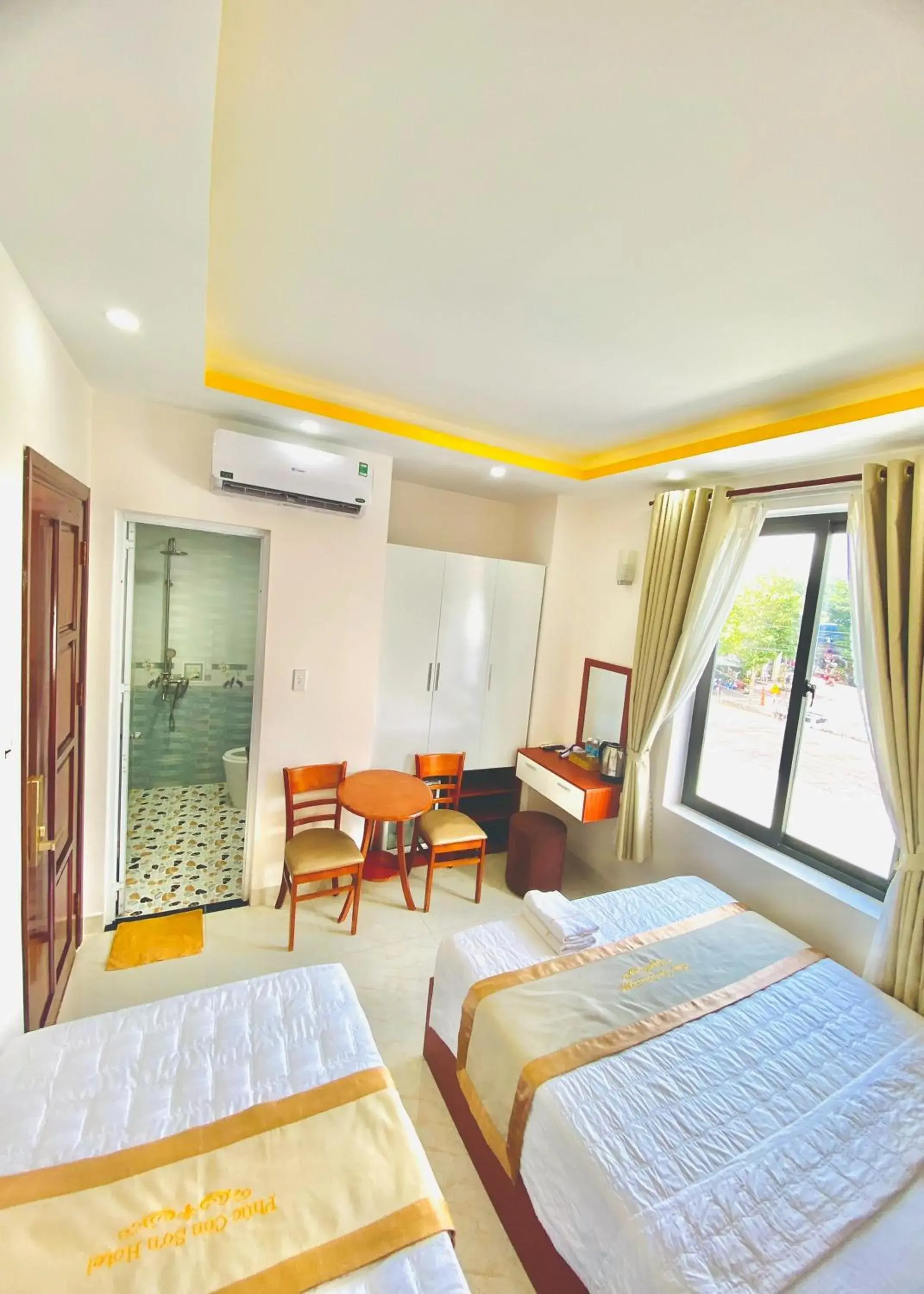 Triple Room in Phuc Con Son Hotel Triple Room in Phuc Con Son Hotel