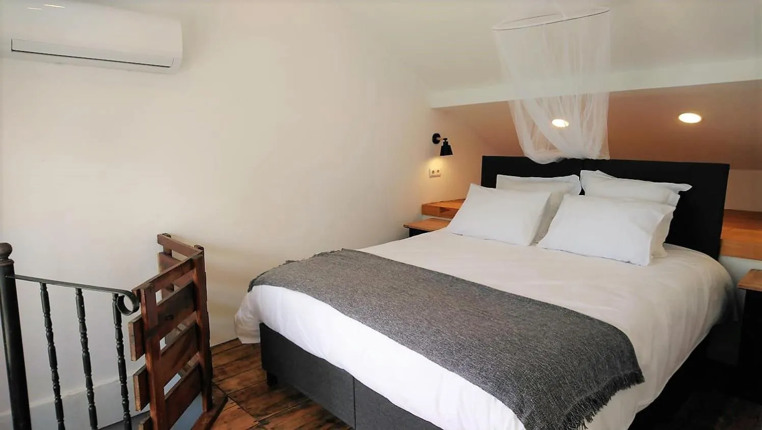 Photo of the whole room, Bed in Lodge Monte Do Sobral