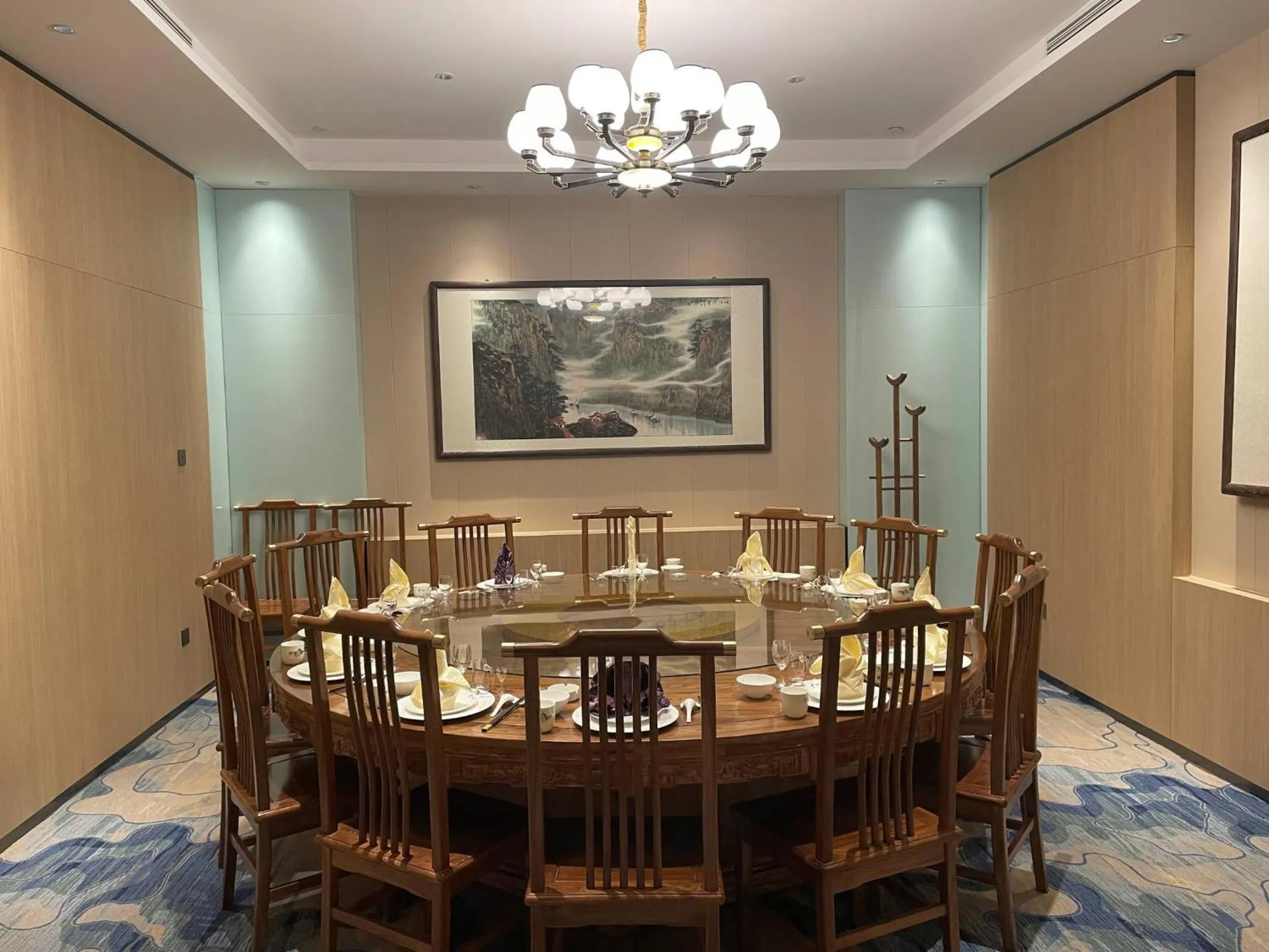 Restaurant/places to eat in Holiday Inn Express Jinan Airport Zone by IHG