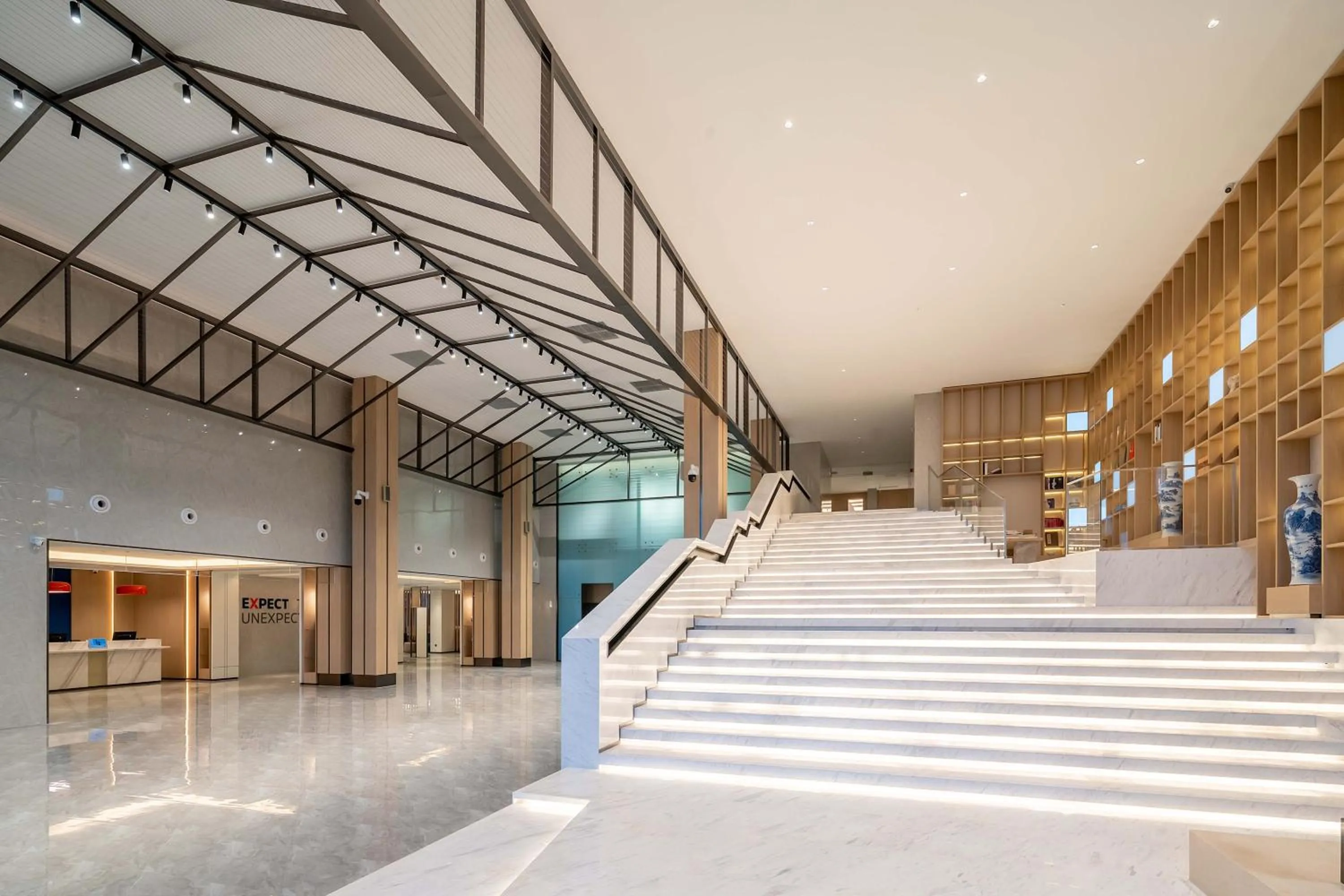 Lobby or reception in Holiday Inn Express Jinan Airport Zone by IHG