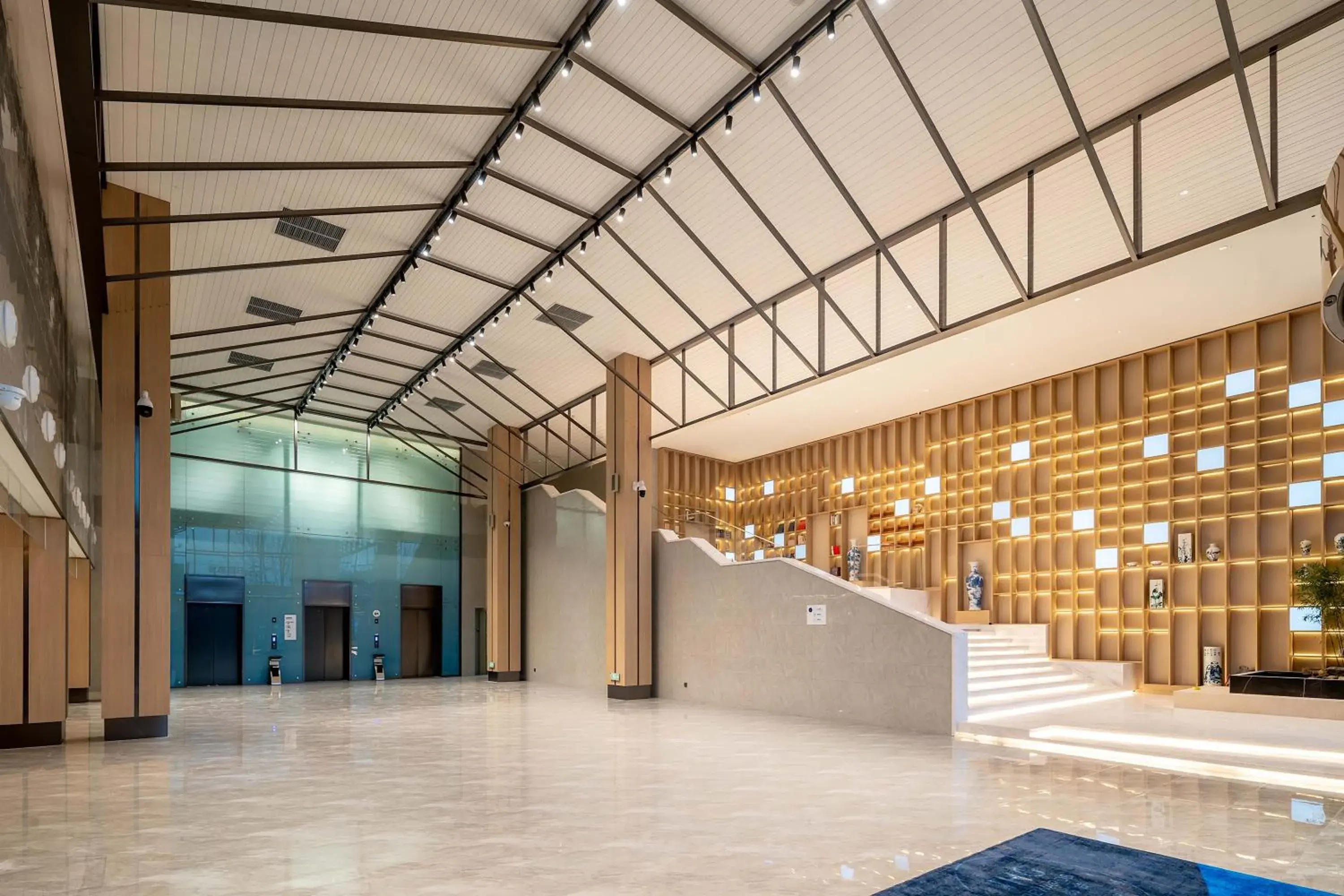 Lobby or reception in Holiday Inn Express Jinan Airport Zone by IHG Lobby or reception in Holiday Inn Express Jinan Airport Zone by IHG