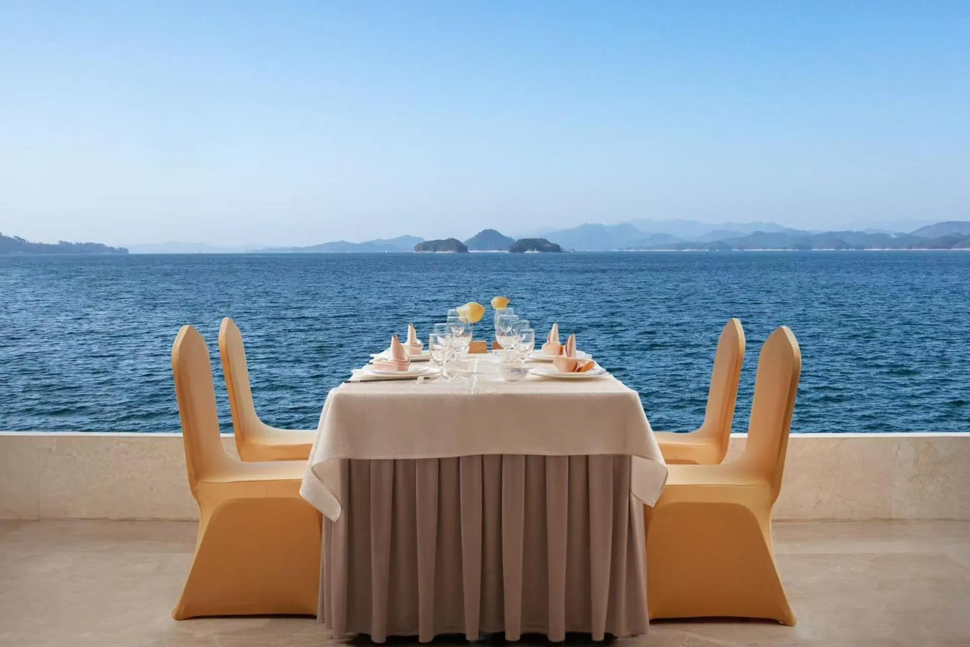 Restaurant/places to eat in voco Thousand Island Lake by IHG