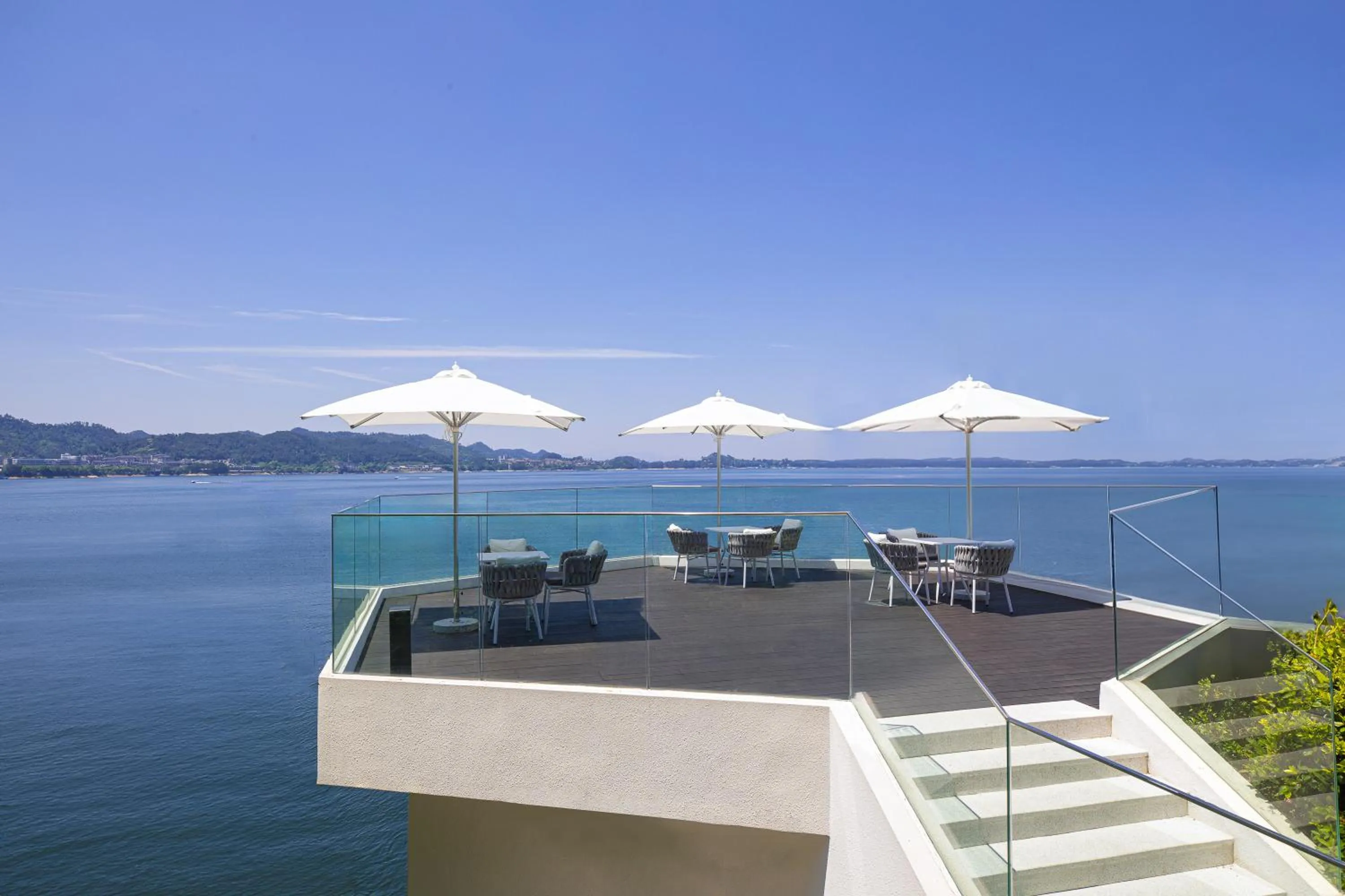 Balcony/Terrace in voco Thousand Island Lake by IHG