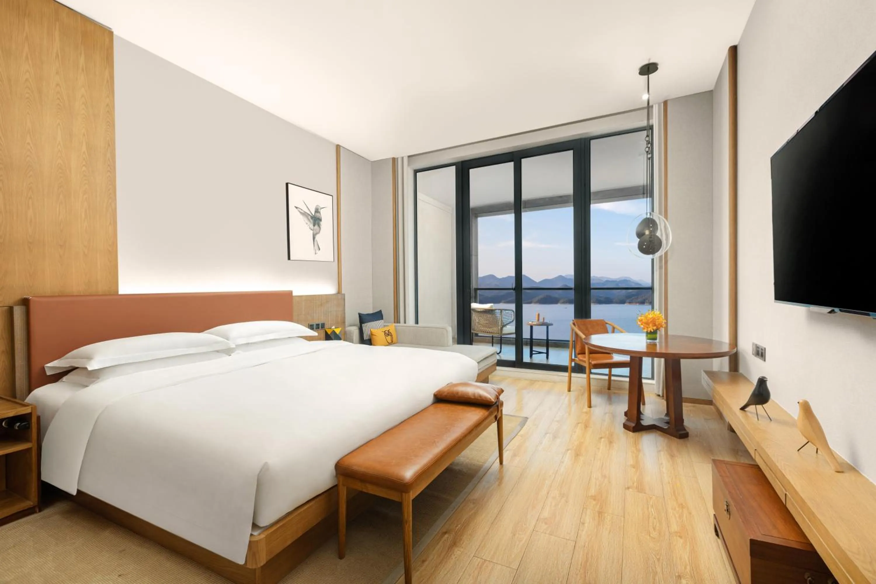 Bed in voco Thousand Island Lake by IHG