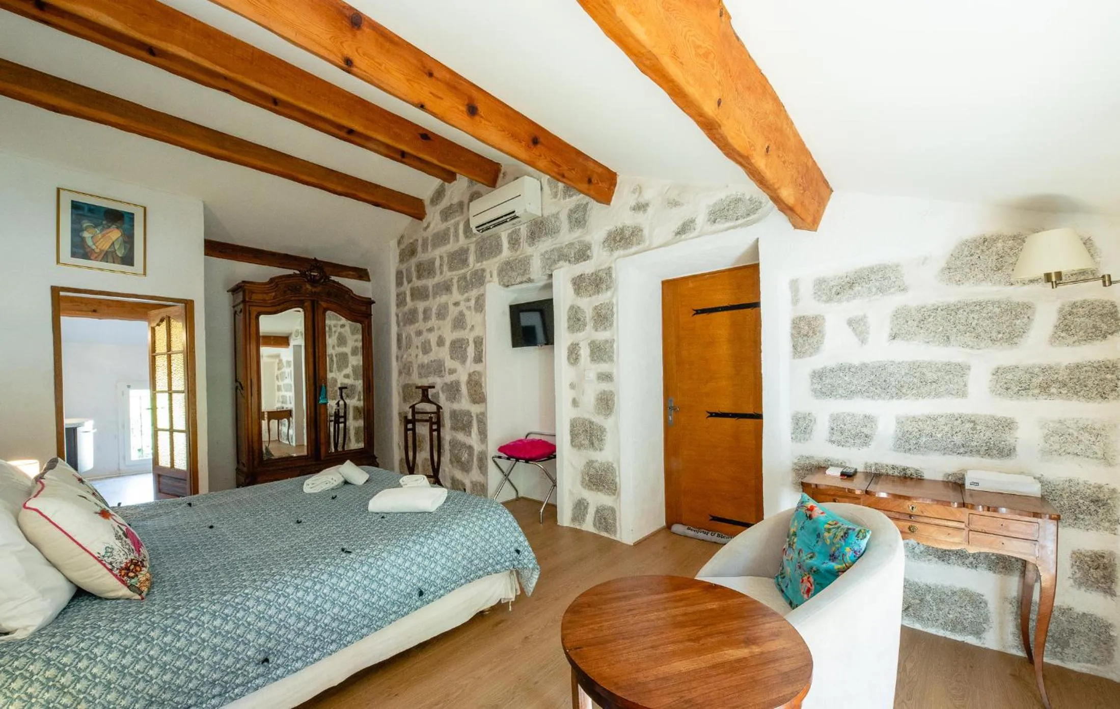 Bed in Auberge U n'Antru Versu