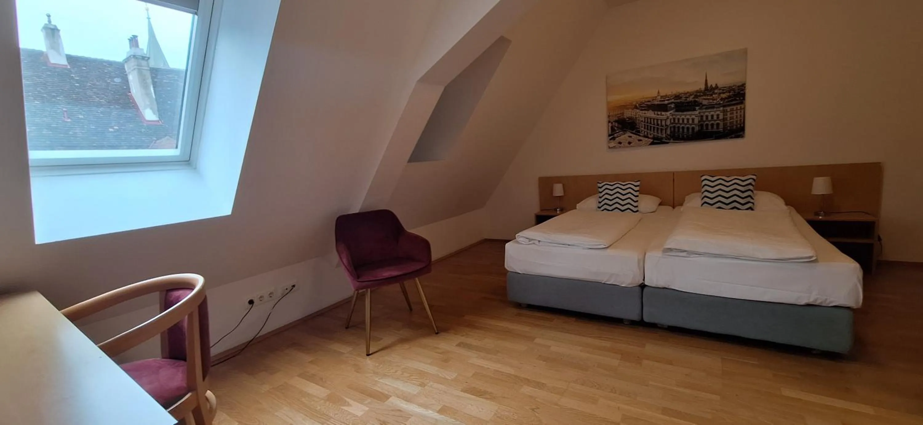 Photo of the whole room, Bed in Gästehaus Deutscher Orden Wien