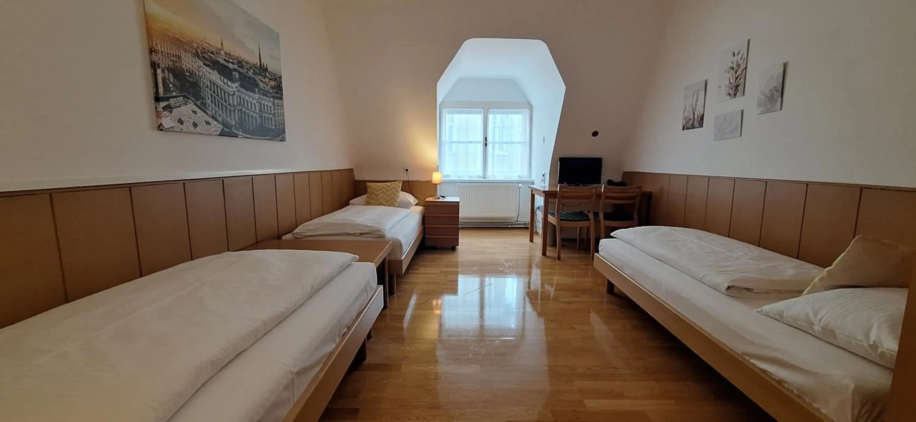 Bed in Gästehaus Deutscher Orden Wien