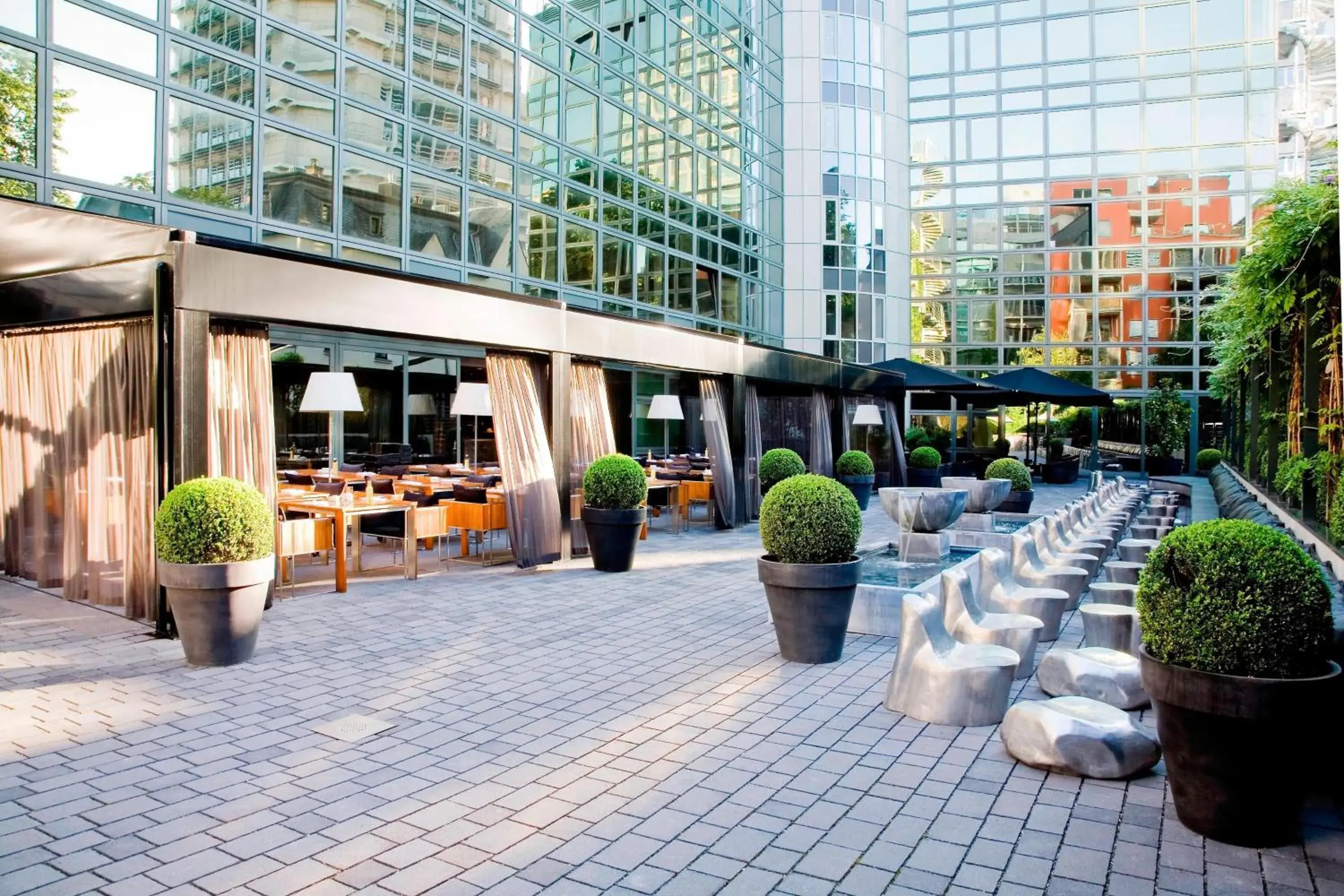 Restaurant/places to eat in Roomers Frankfurt Central, Autograph Collection Restaurant/places to eat in Roomers Frankfurt Central, Autograph Collection