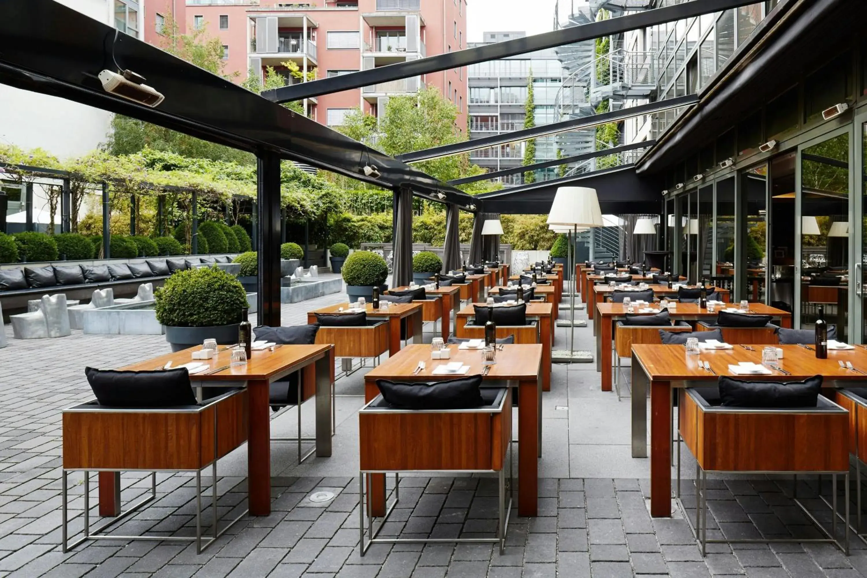 Restaurant/places to eat in Roomers Frankfurt Central, Autograph Collection Restaurant/places to eat in Roomers Frankfurt Central, Autograph Collection