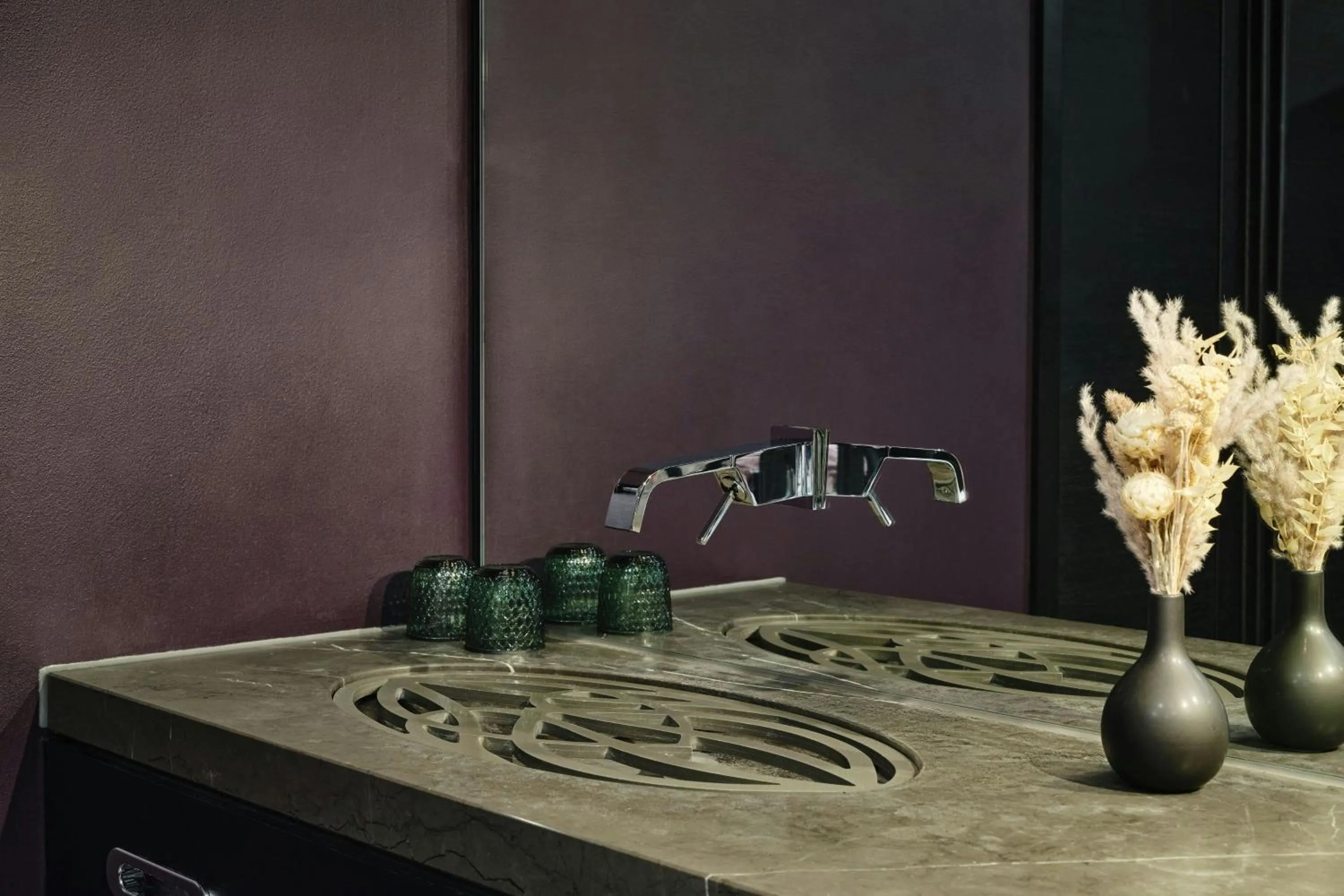 Bathroom in Roomers Frankfurt Central, Autograph Collection