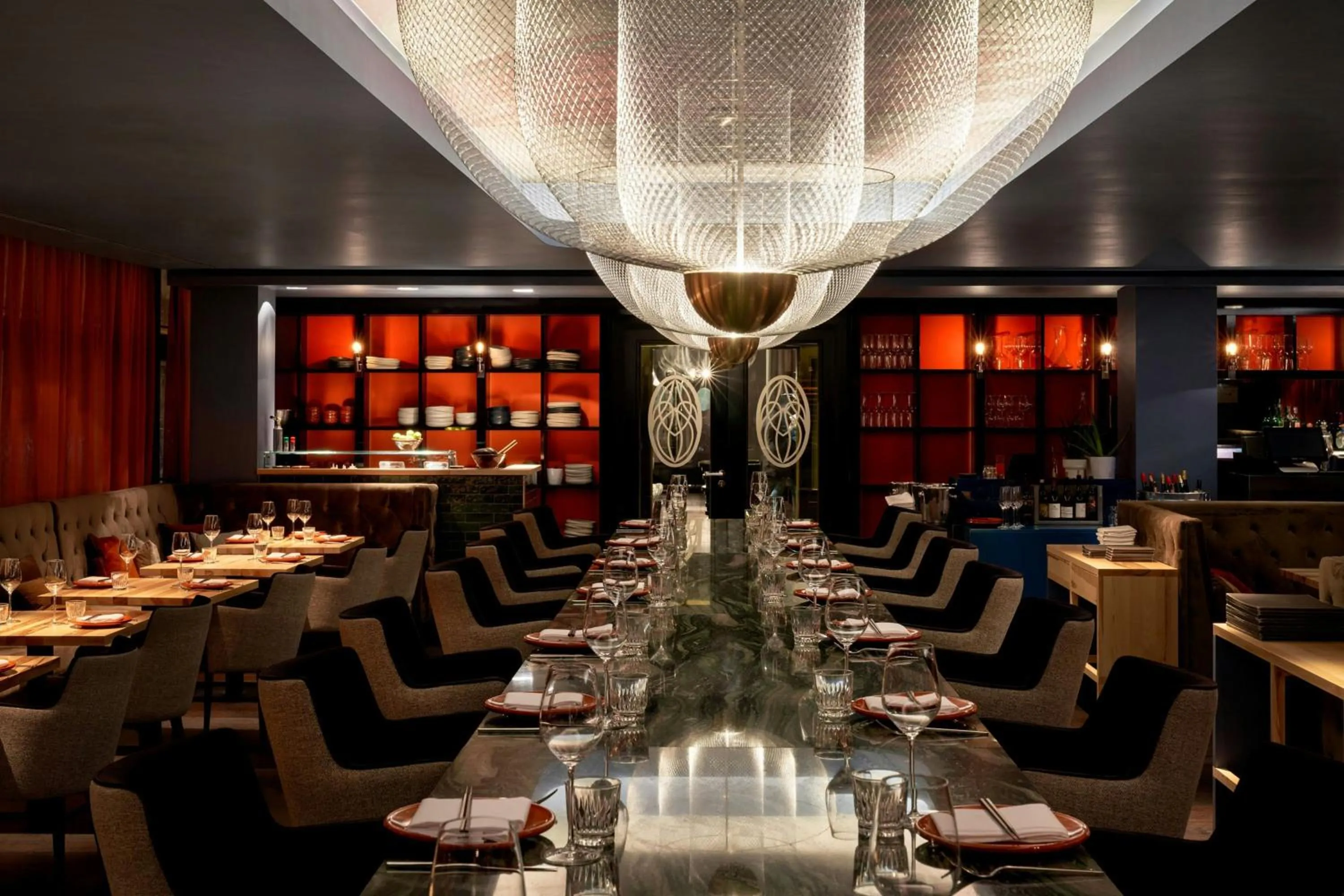 Restaurant/places to eat in Roomers Frankfurt Central, Autograph Collection