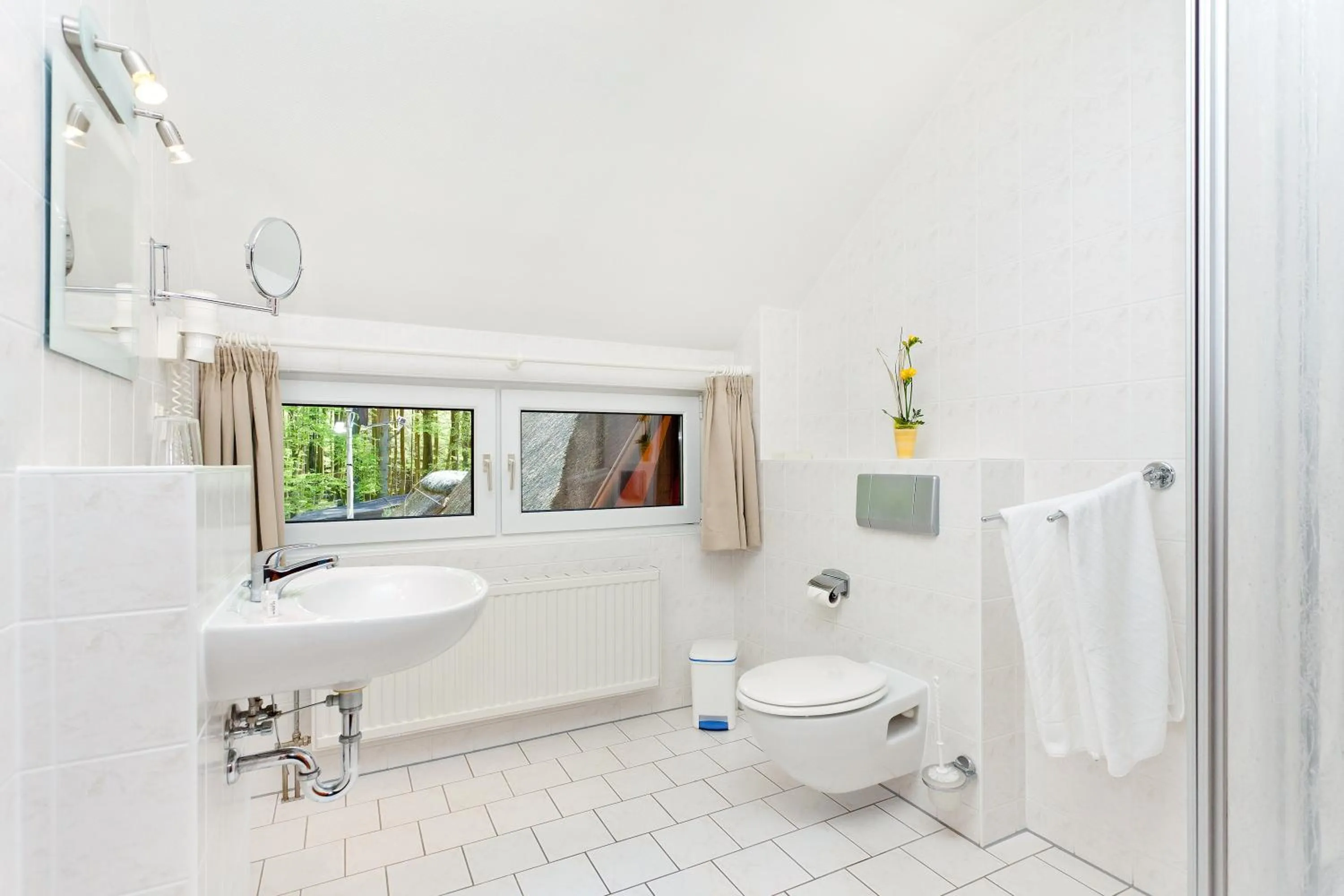 Bathroom in Restaurant & Hotel Baumhaus Hagen
