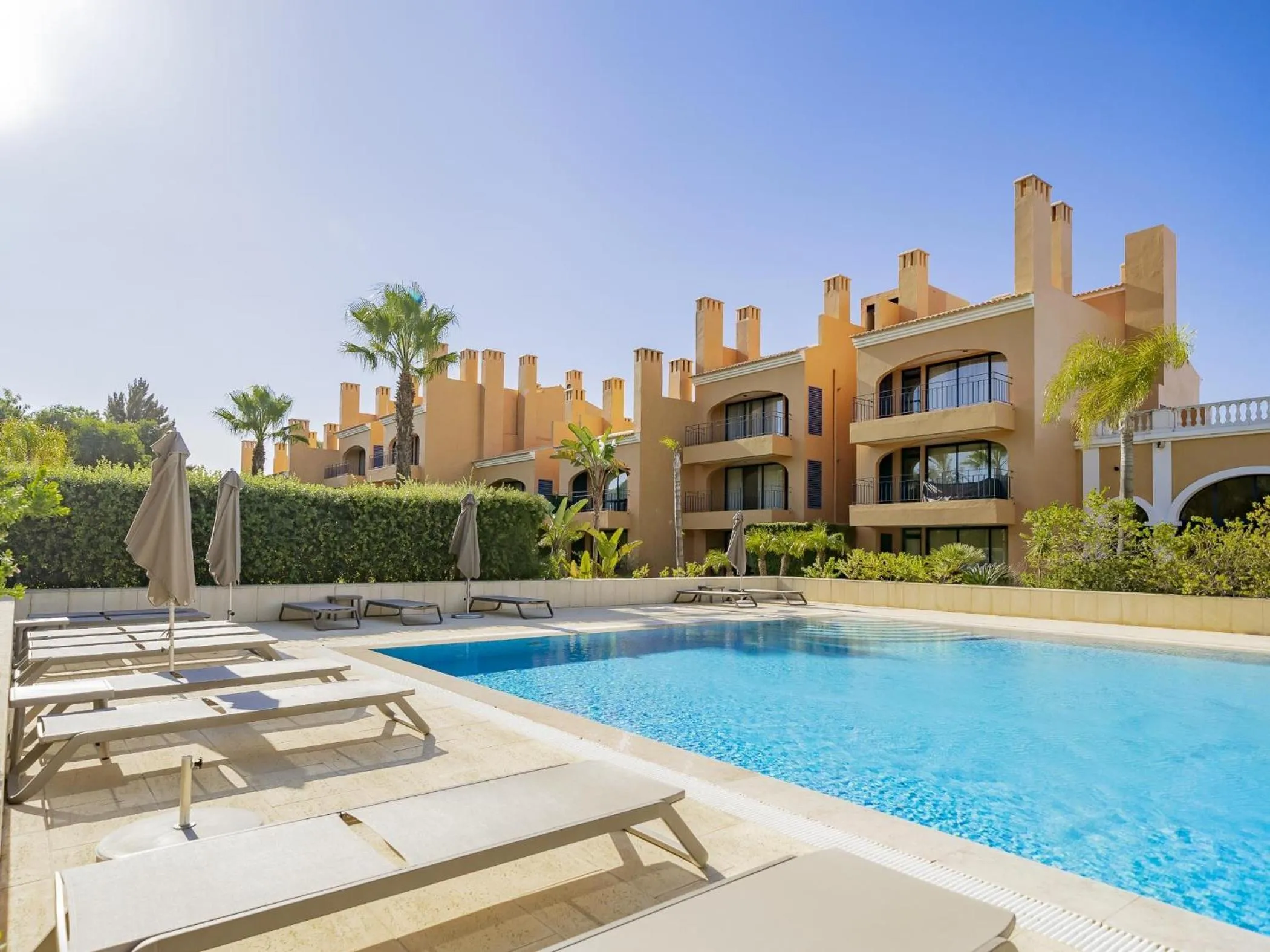 Property building in AL - Apartamento Vila Sol F5 P