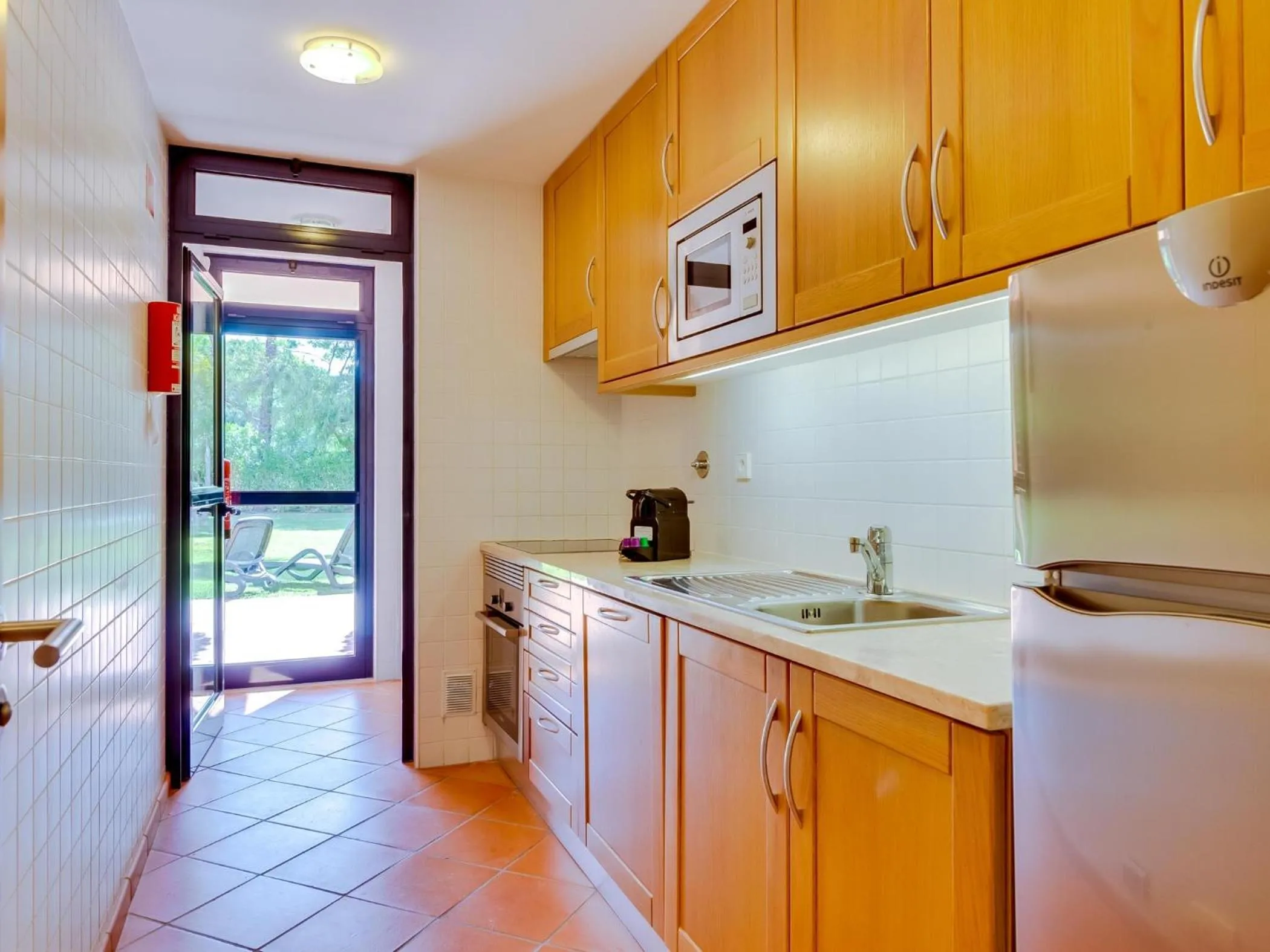 Kitchen or kitchenette in AL - Apartamento Vila Sol F5 P