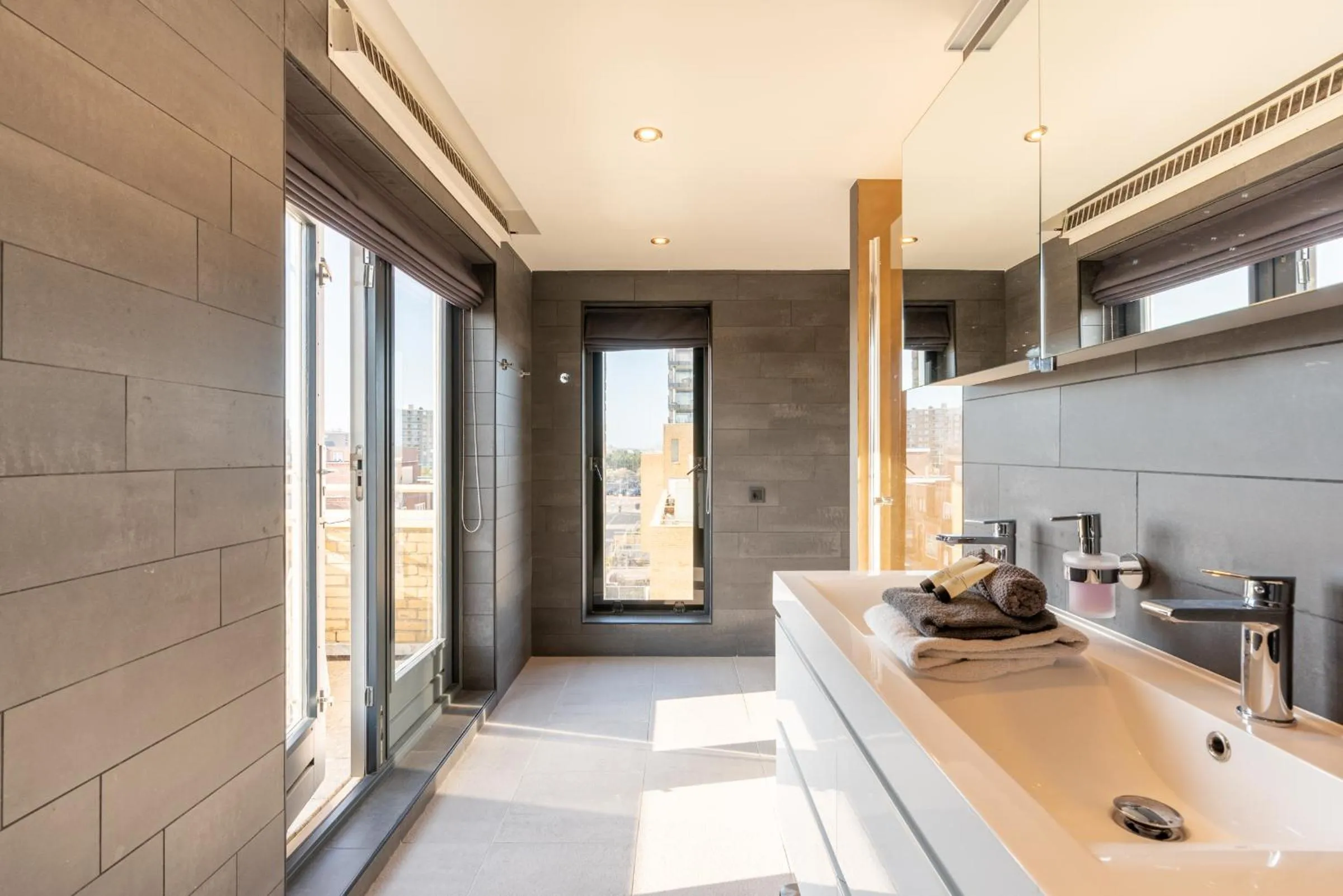 Bathroom in Beach Villa & Studio