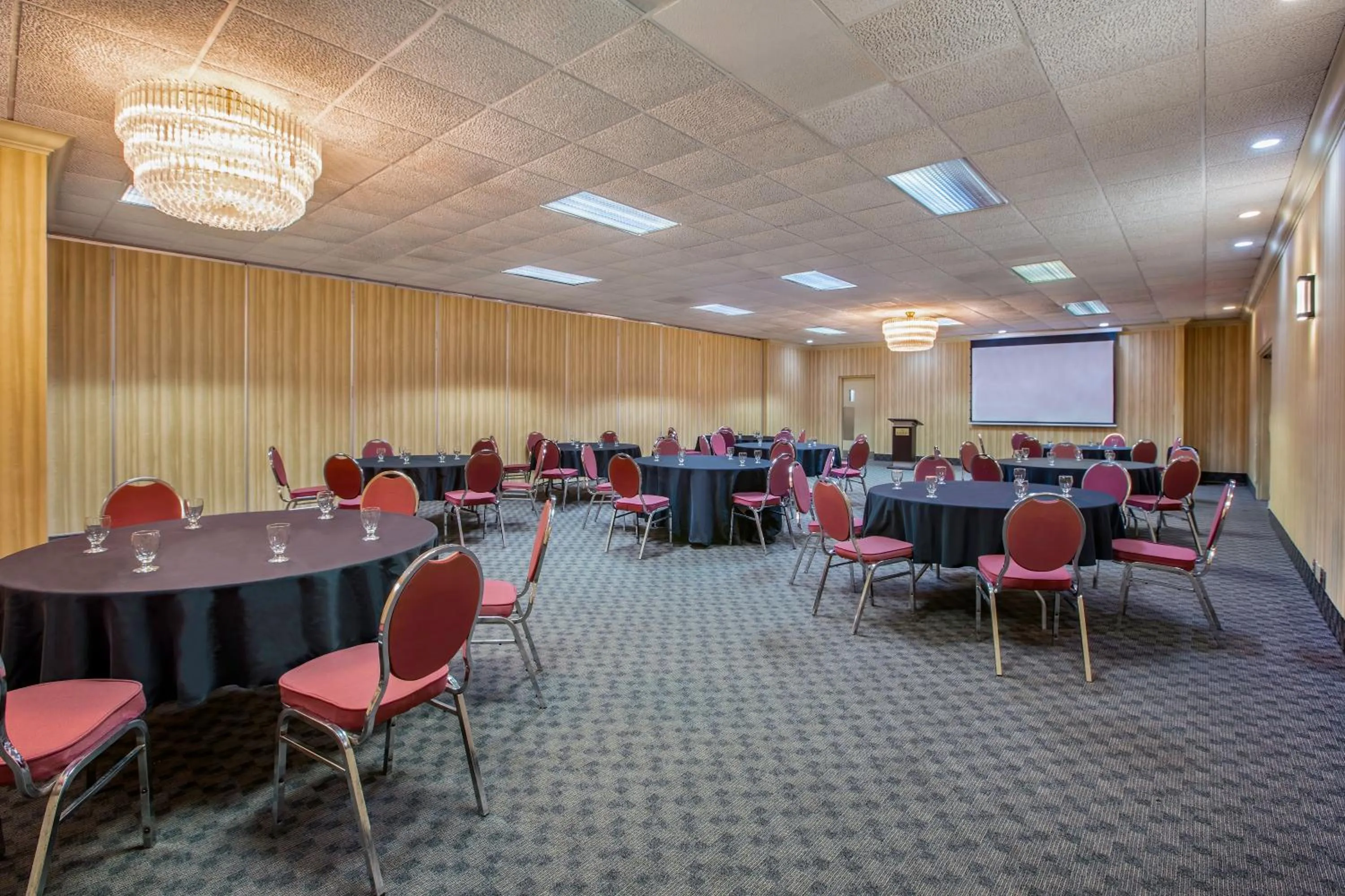 Meeting/conference room in Days Inn by Wyndham Sudbury & Conference Centre