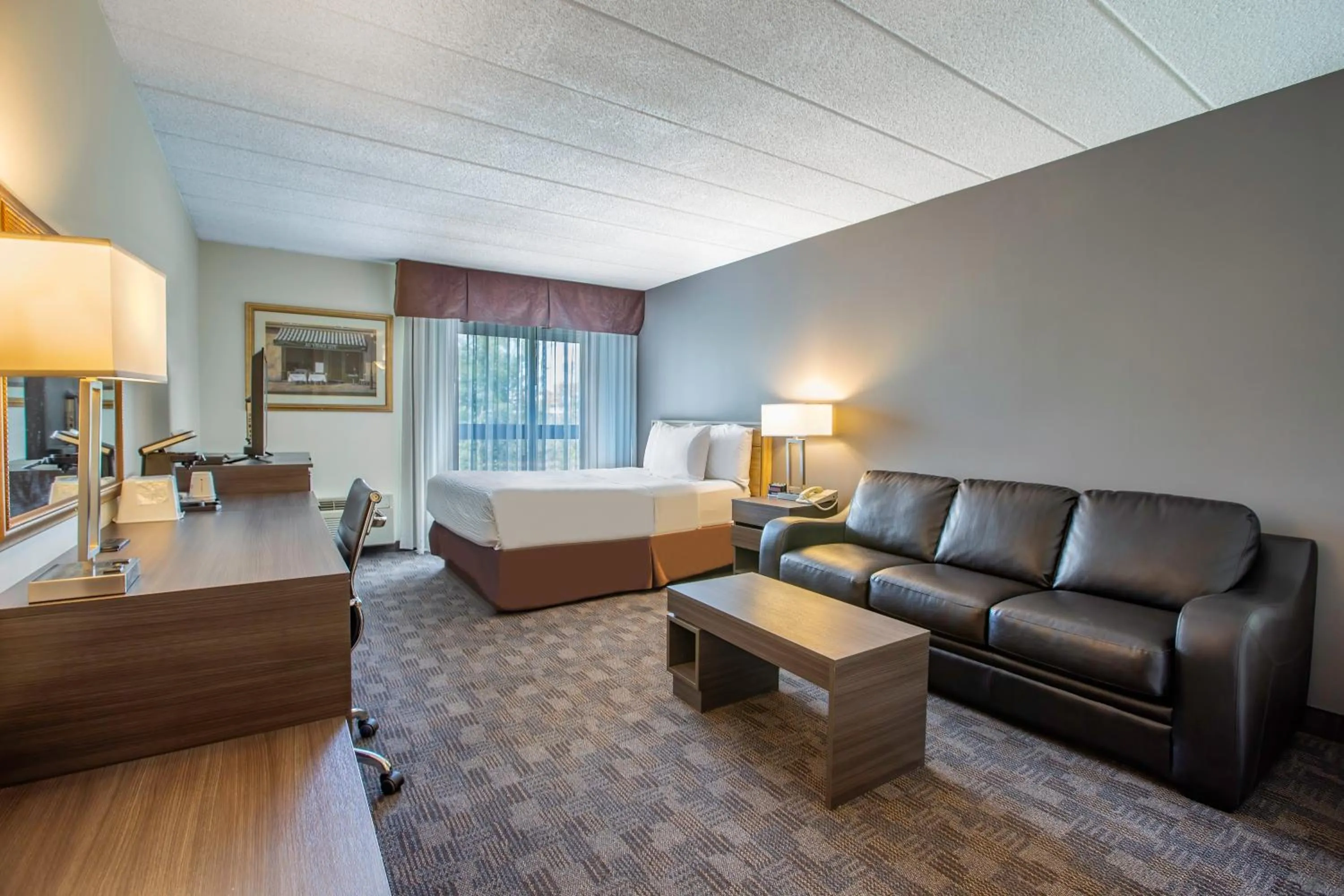 Photo of the whole room, Bed in Days Inn by Wyndham Sudbury & Conference Centre