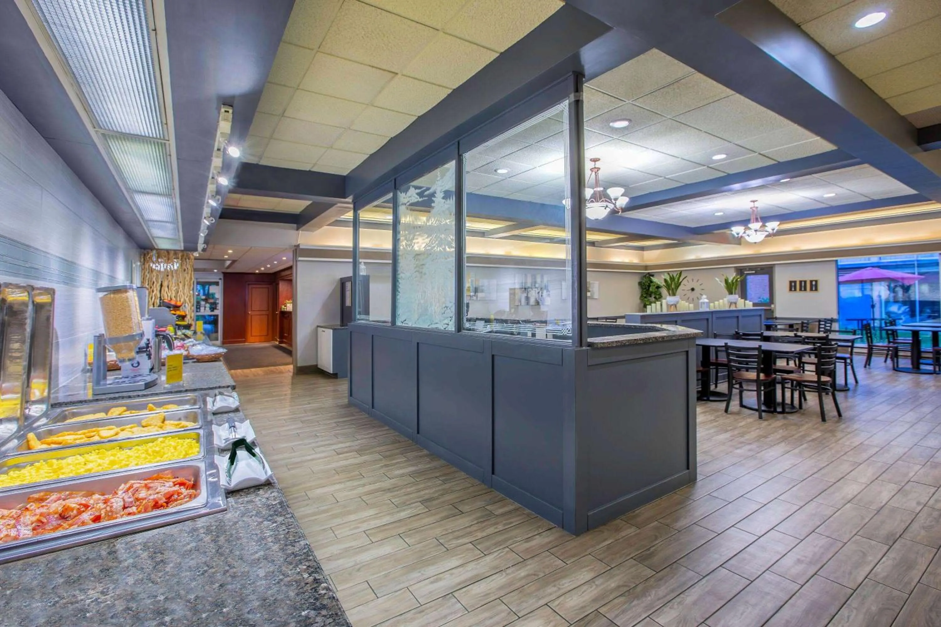 Restaurant/places to eat in Days Inn by Wyndham Sudbury & Conference Centre