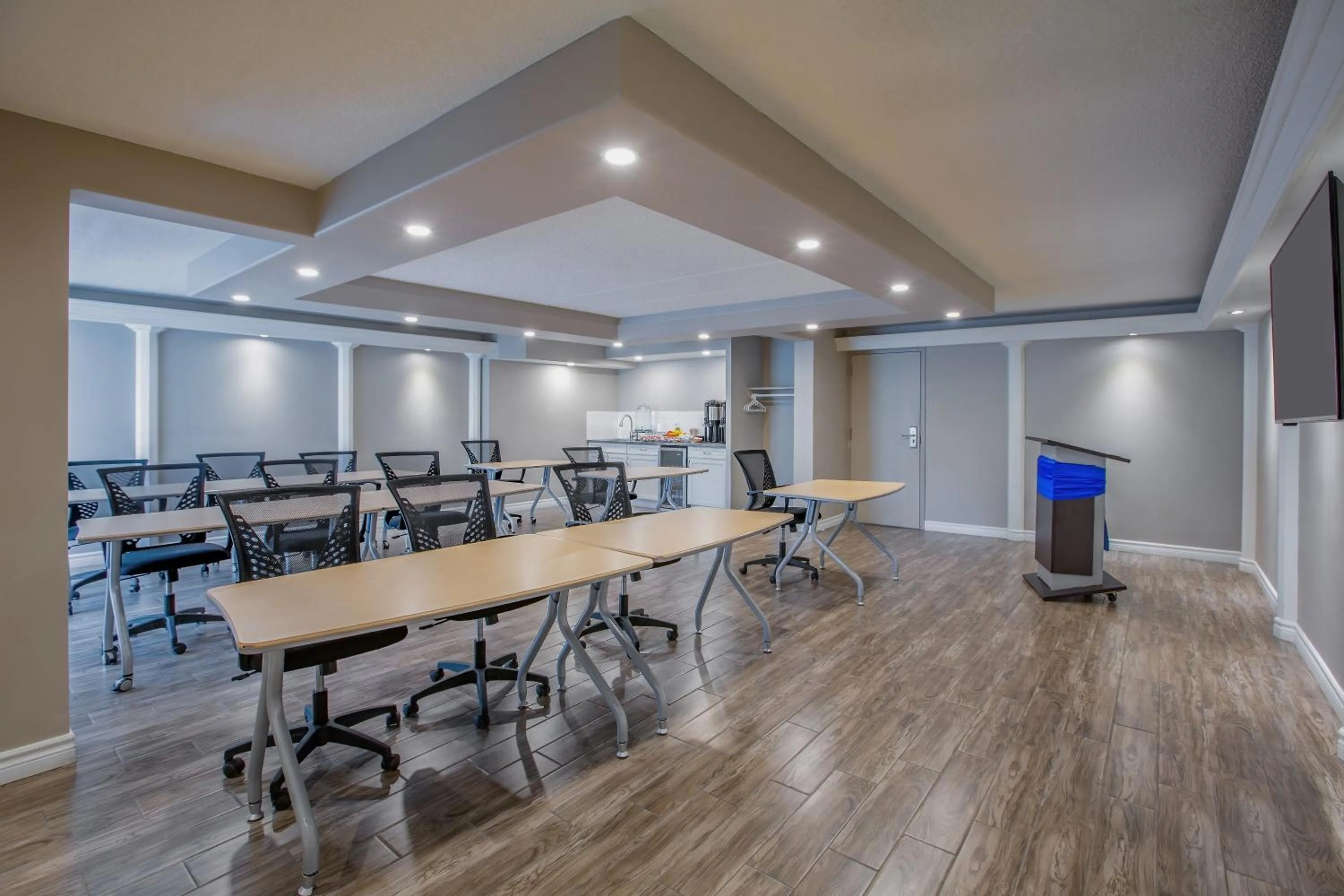 Meeting/conference room in Days Inn by Wyndham Sudbury & Conference Centre