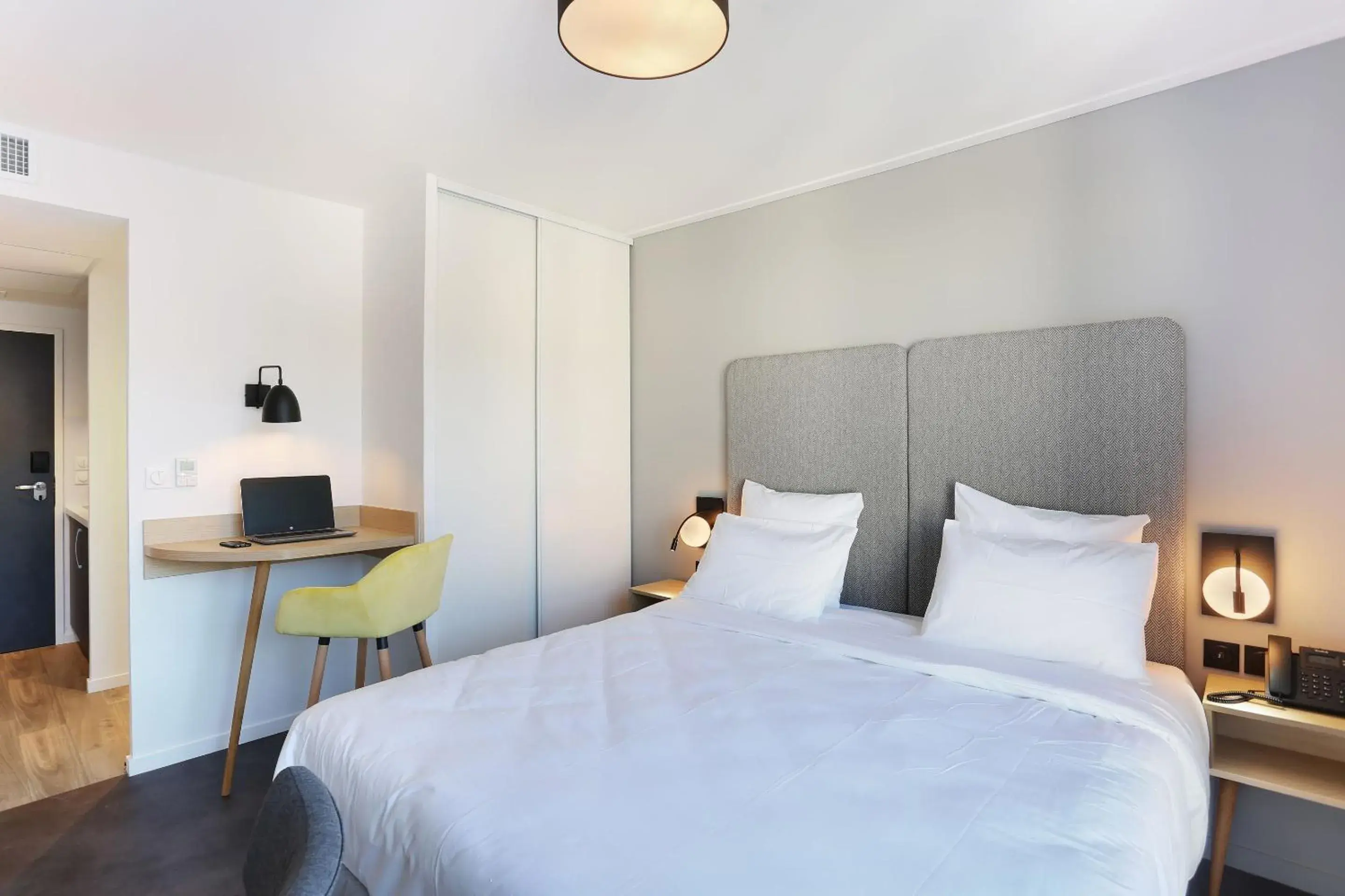 Photo of the whole room, Bed in Appart Hotel Odalys City Toulouse Centre Compans Caffarelli Photo of the whole room, Bed in Appart Hotel Odalys City Toulouse Centre Compans Caffarelli