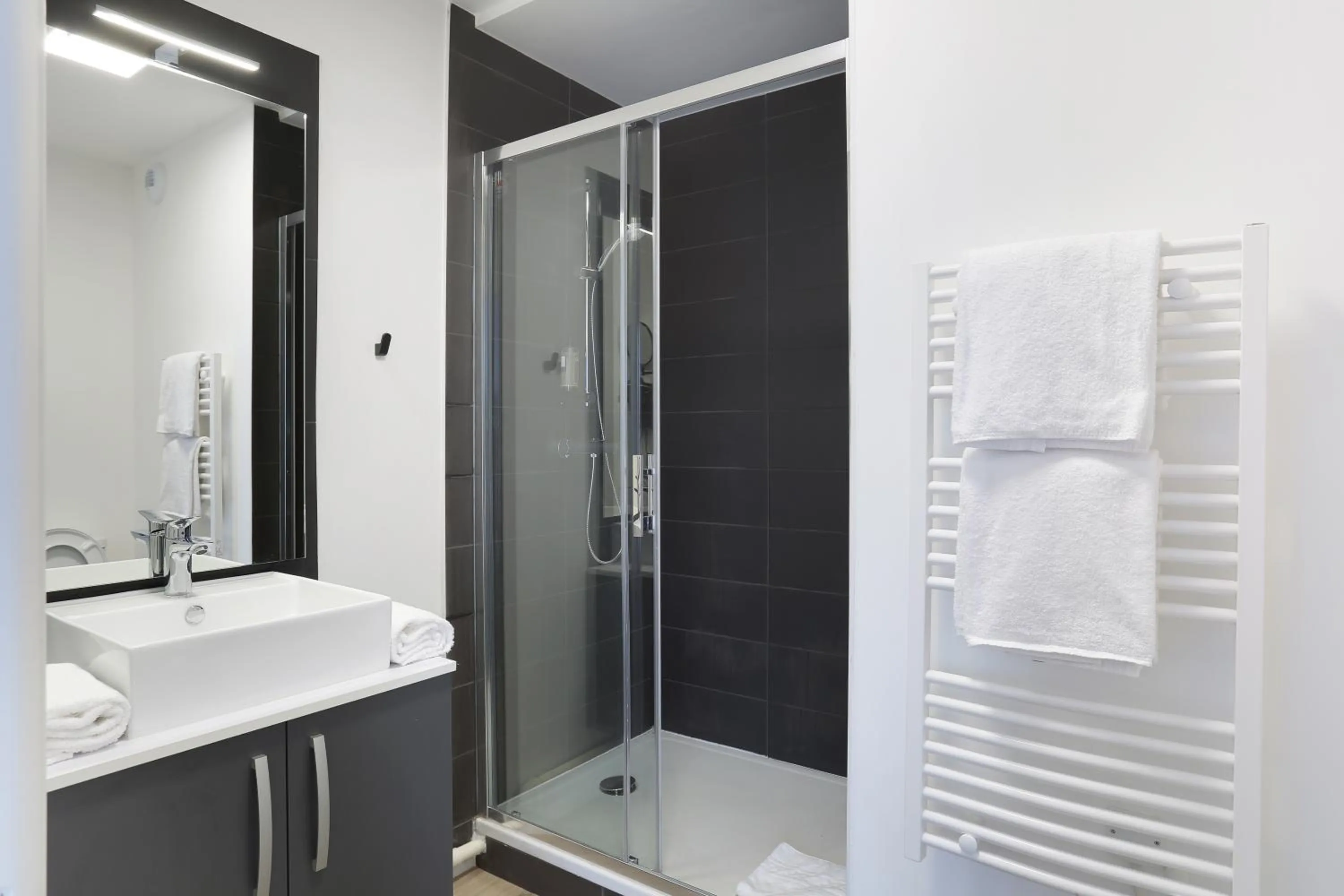 Bathroom in Appart Hotel Odalys City Toulouse Centre Compans Caffarelli