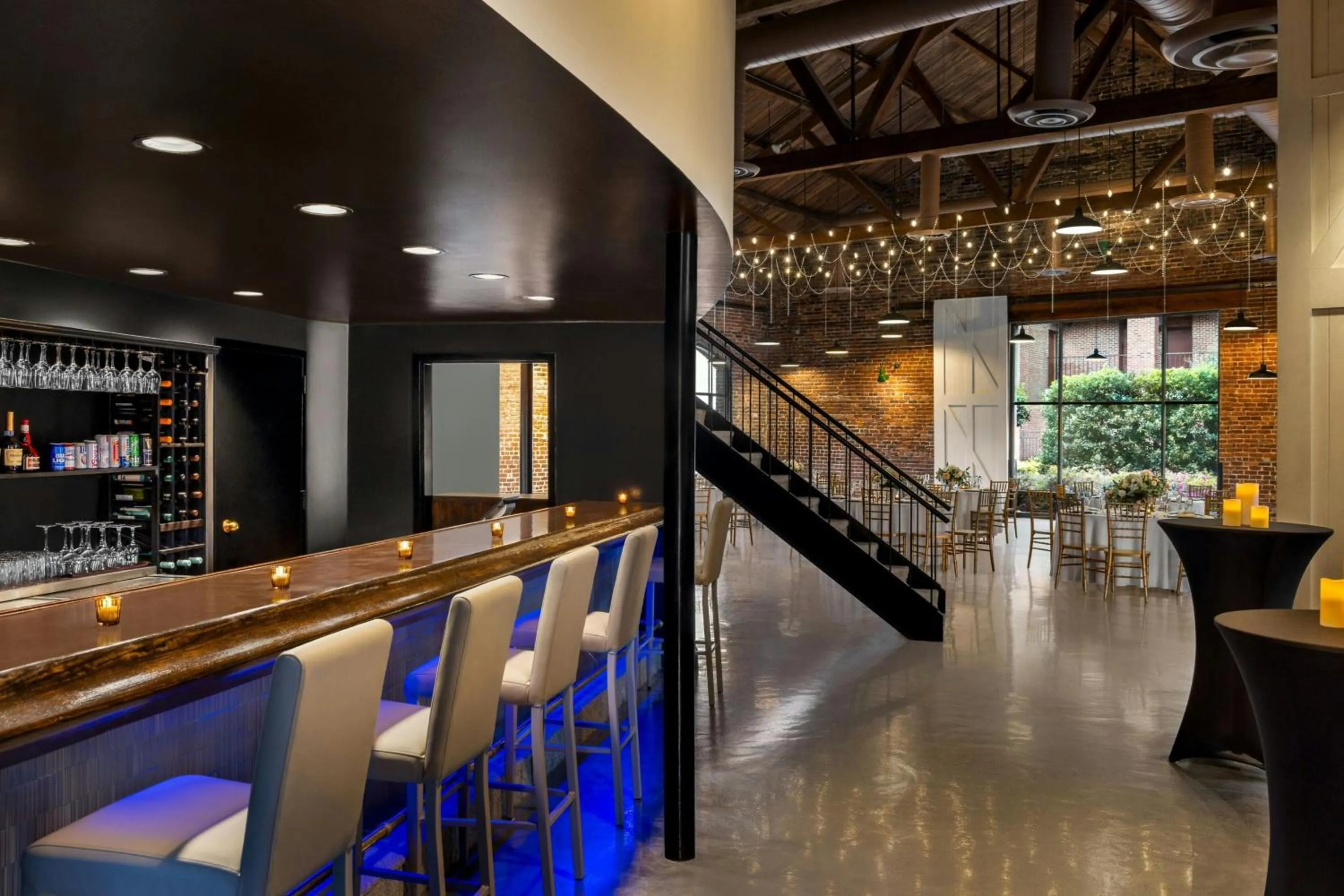 Lounge or bar in Aloft Wilmington at Coastline Center