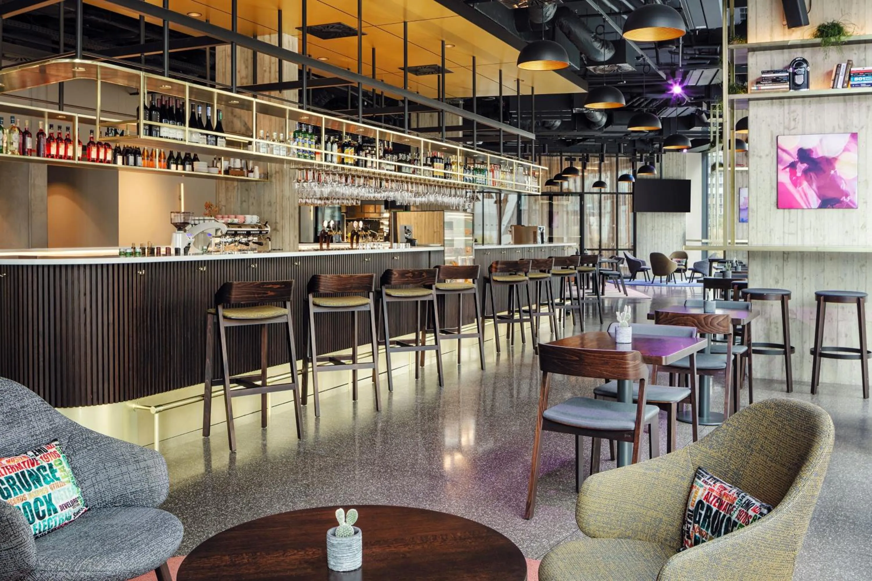 Lounge or bar in STAGES HOTEL Prague, a Tribute Portfolio Hotel