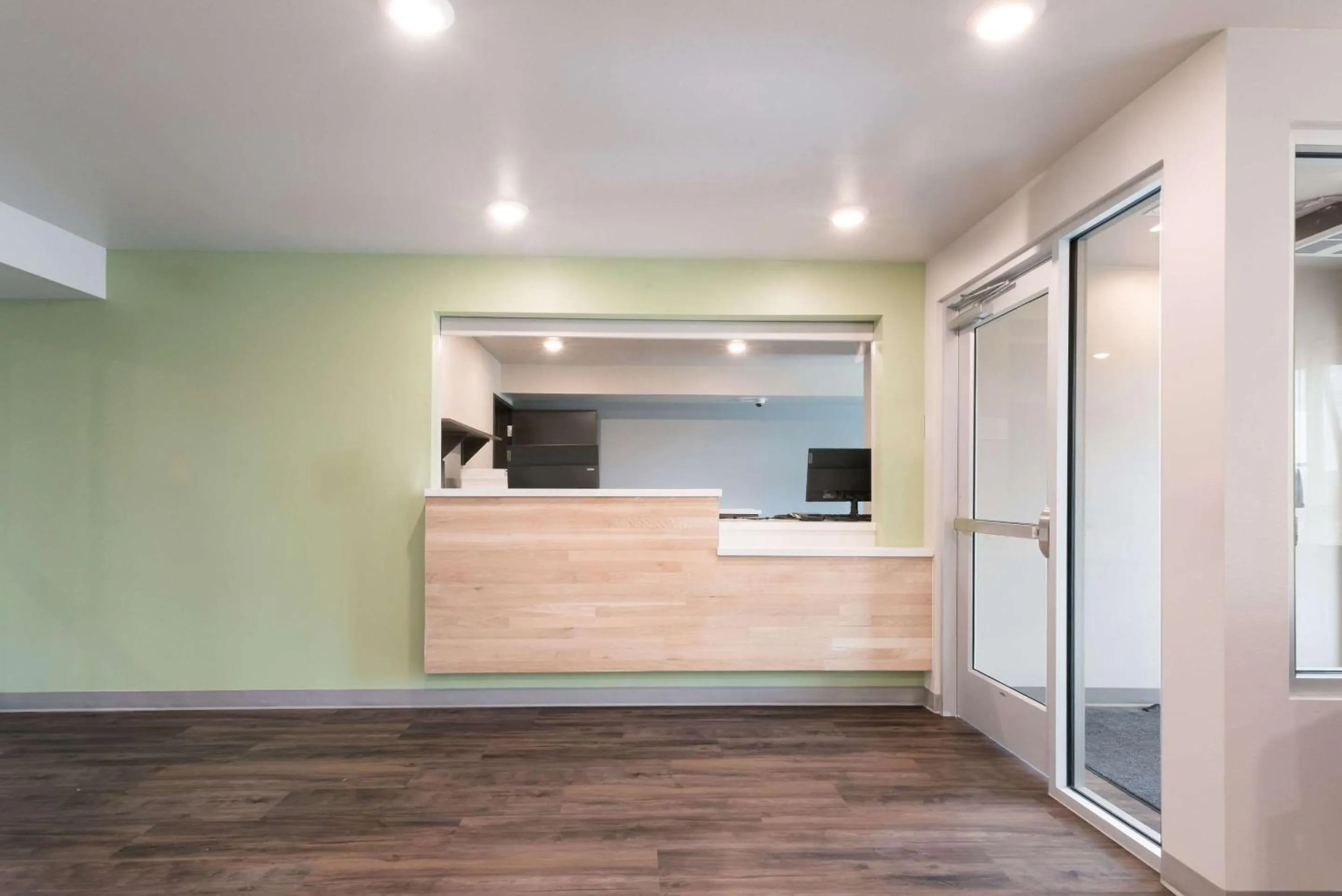 Lobby or reception in WoodSpring Suites Philadelphia Northeast