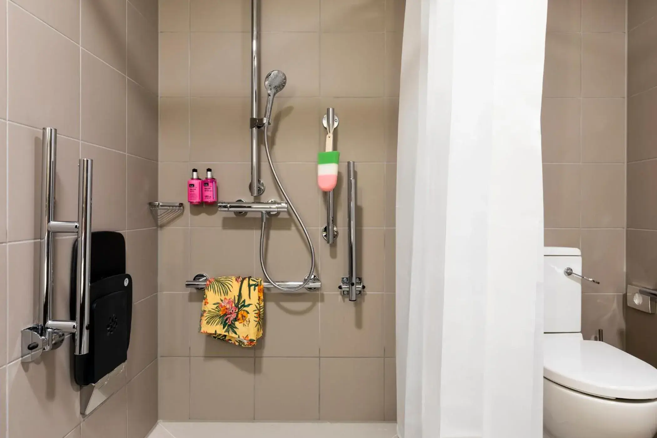 Standard Twin Room in Moxy Glasgow SEC Standard Twin Room in Moxy Glasgow SEC